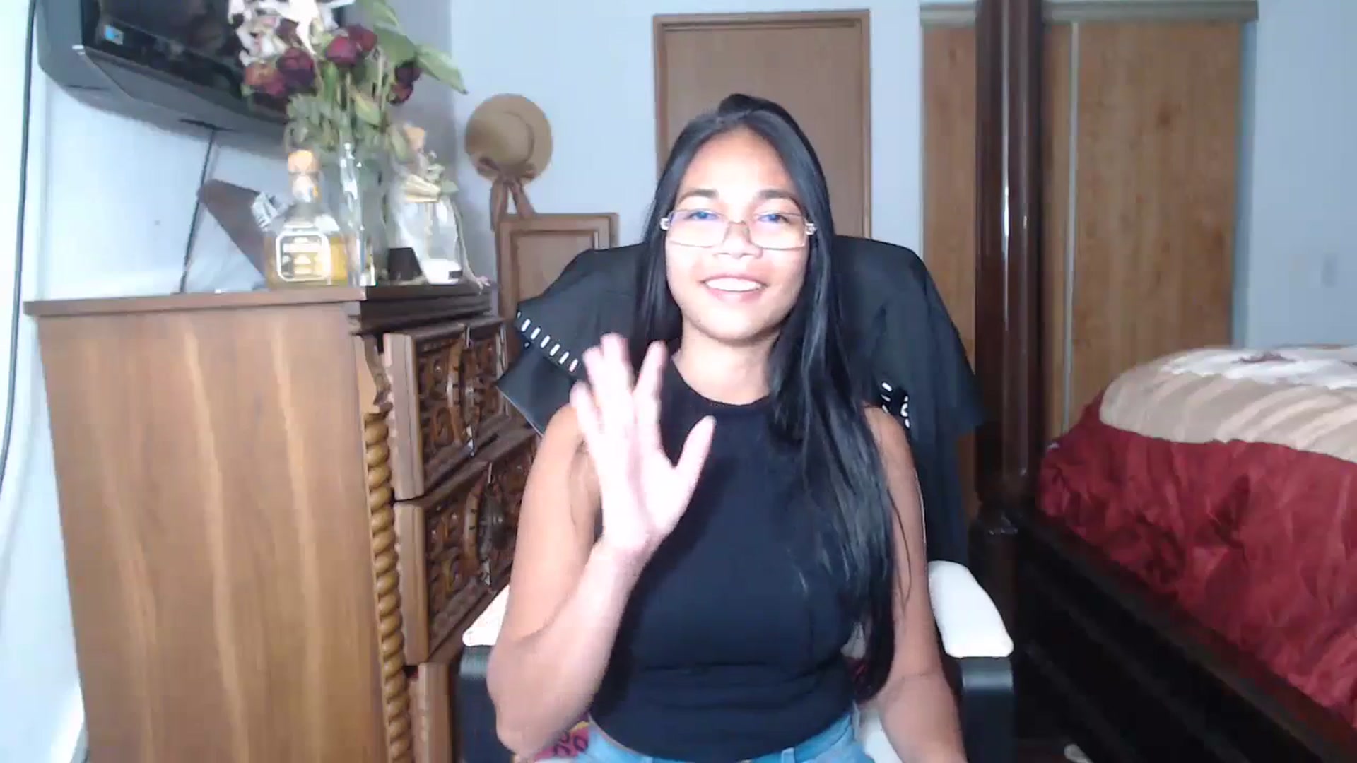 Gallery image thumbnail from Littlekai2023's myfreecams stream on, 06/19/2023, 07:38 image 13 of 20
