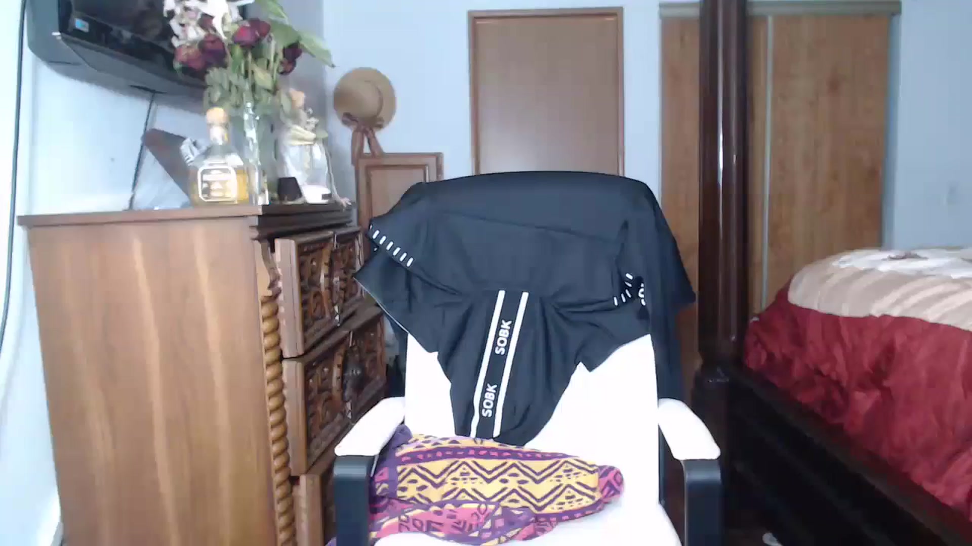Gallery image thumbnail from Littlekai2023's myfreecams stream on, 06/19/2023, 07:38 image 14 of 20