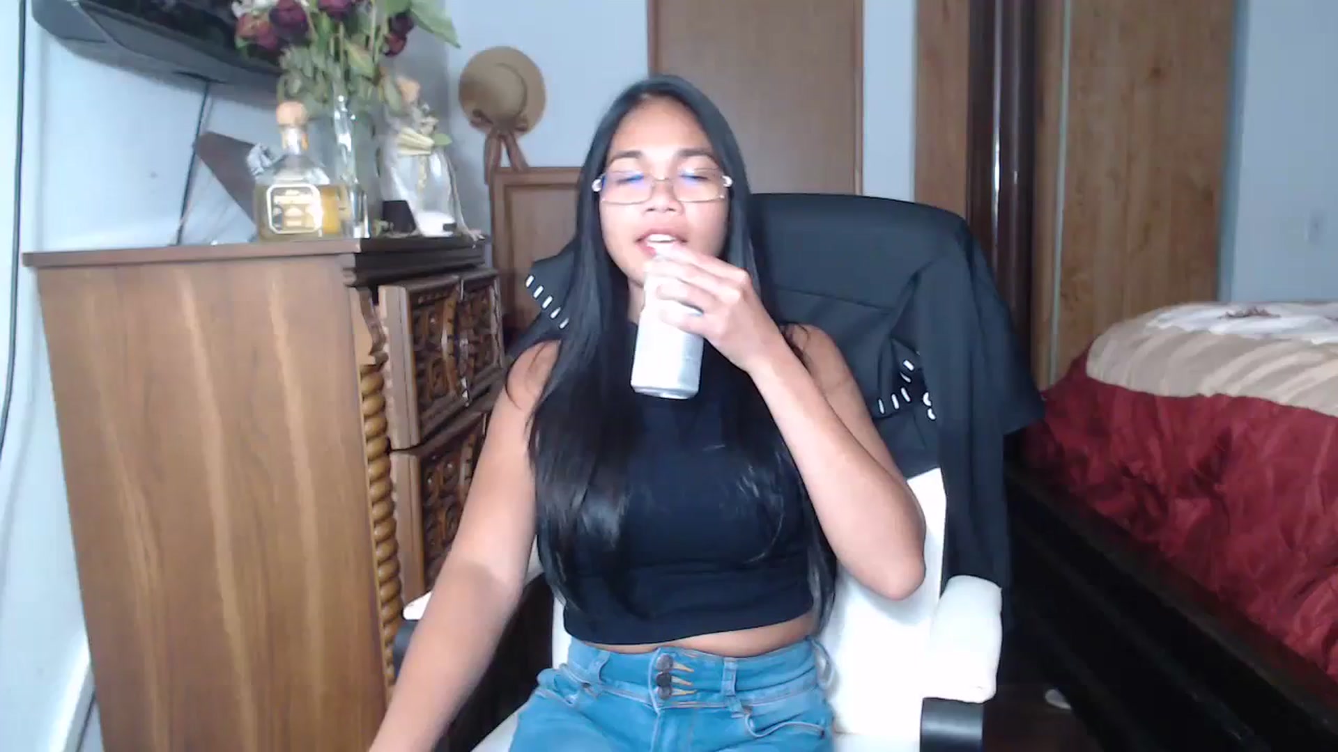 Gallery image thumbnail from Littlekai2023's myfreecams stream on, 06/19/2023, 07:38 image 1 of 20
