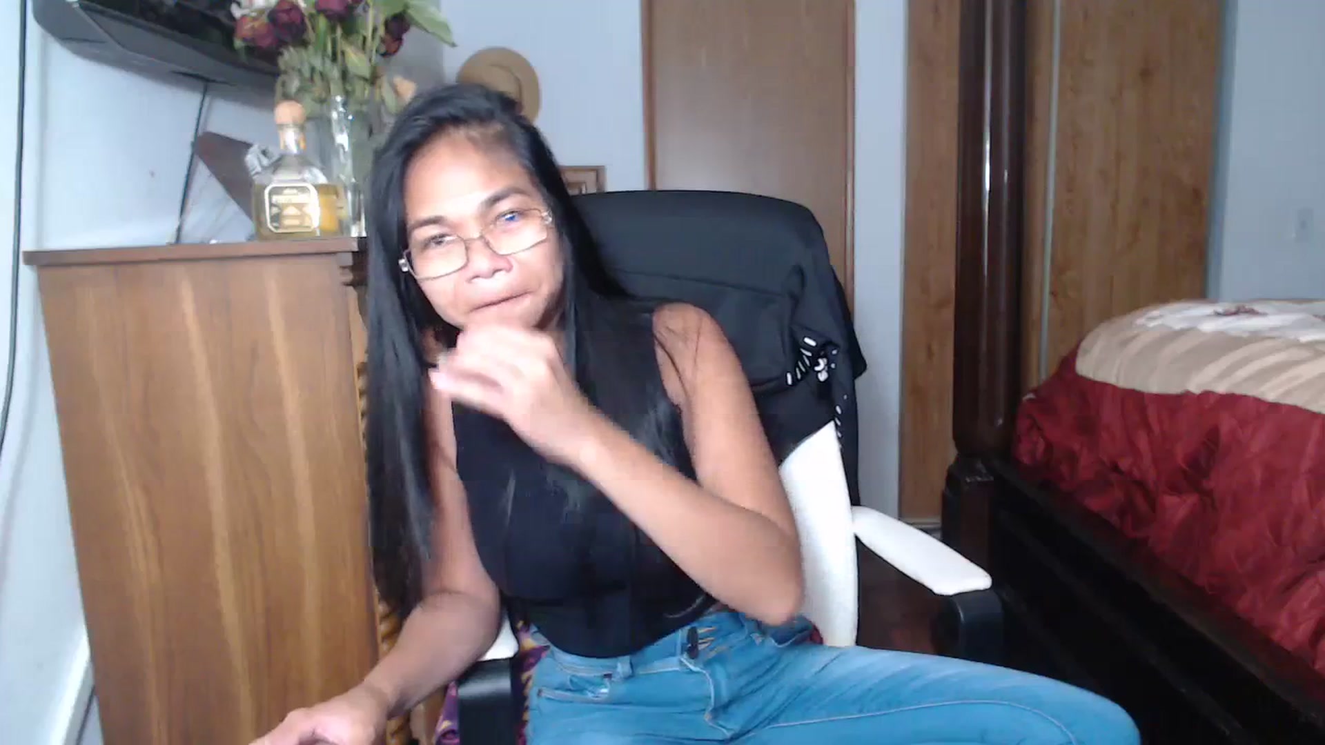 Gallery image thumbnail from Littlekai2023's myfreecams stream on, 06/19/2023, 07:38 image 10 of 20