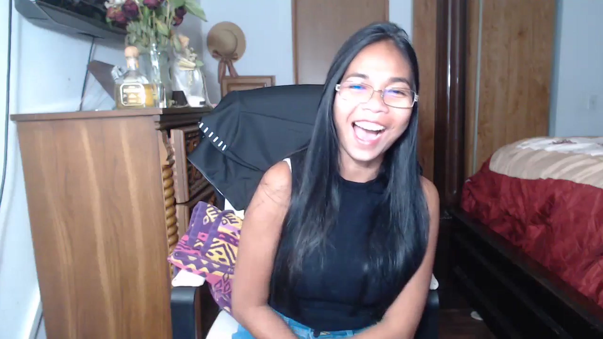 Gallery image thumbnail from Littlekai2023's myfreecams stream on, 06/19/2023, 07:38 image 4 of 20