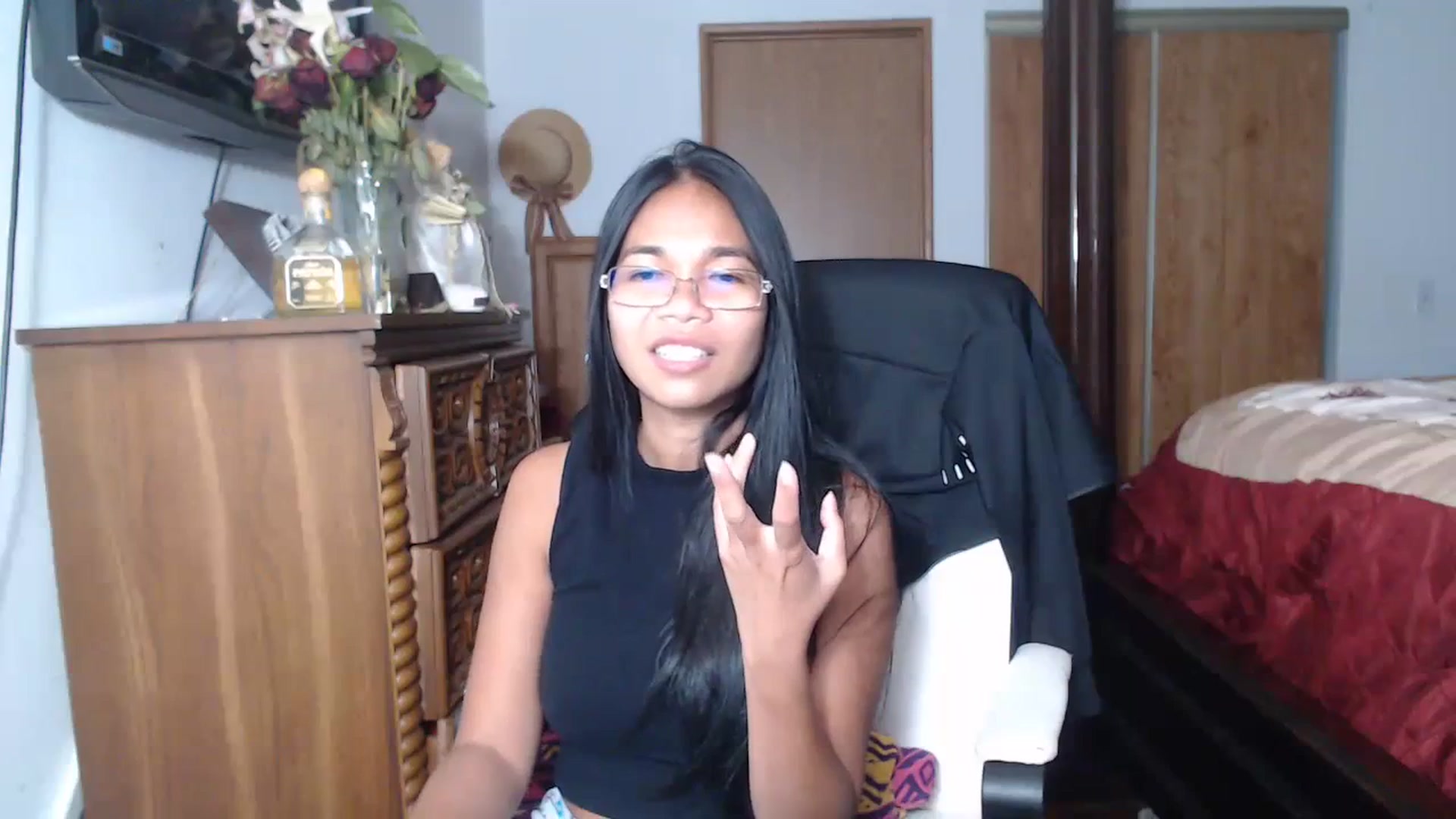 Gallery image thumbnail from Littlekai2023's myfreecams stream on, 06/19/2023, 07:52 image 14 of 20