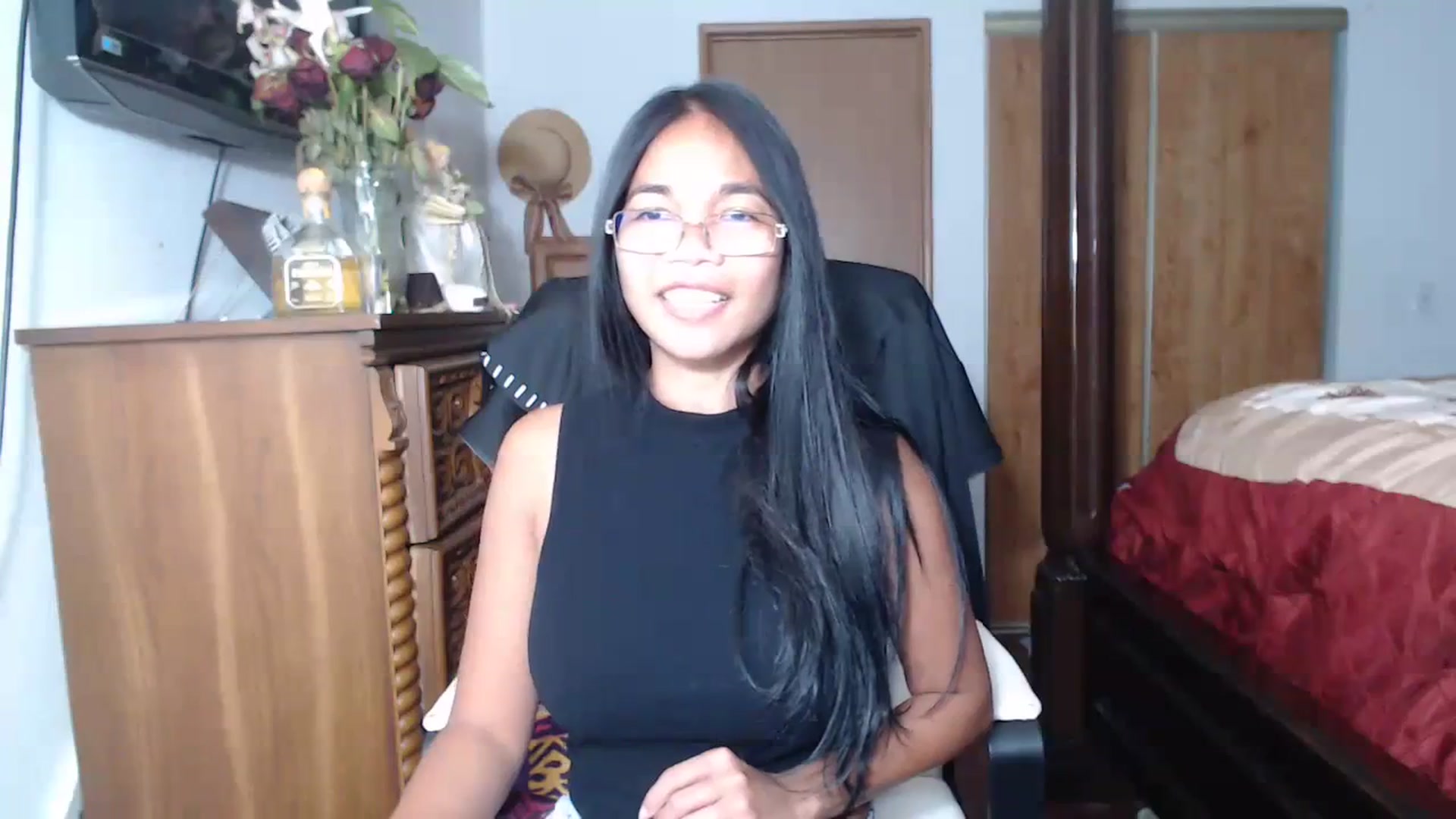Gallery image thumbnail from Littlekai2023's myfreecams stream on, 06/19/2023, 07:52 image 6 of 20
