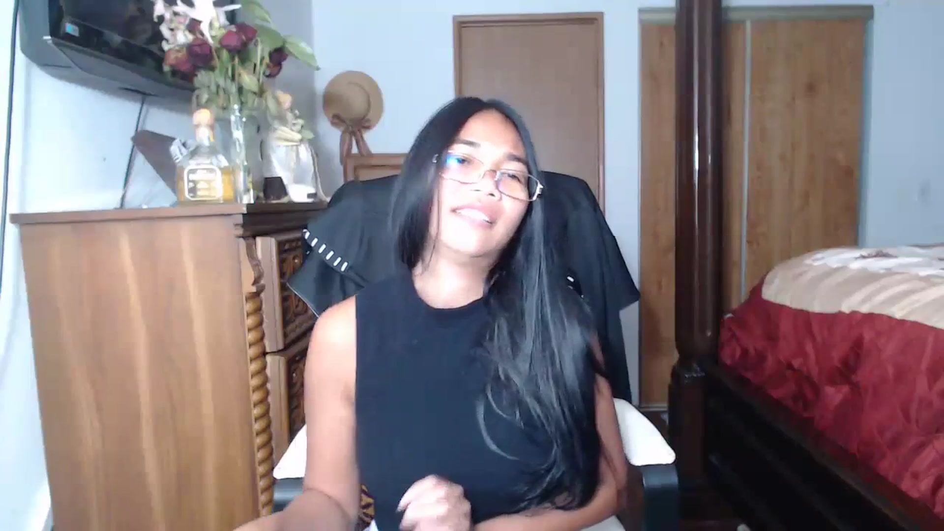 Gallery image thumbnail from Littlekai2023's myfreecams stream on, 06/19/2023, 07:52 image 7 of 20
