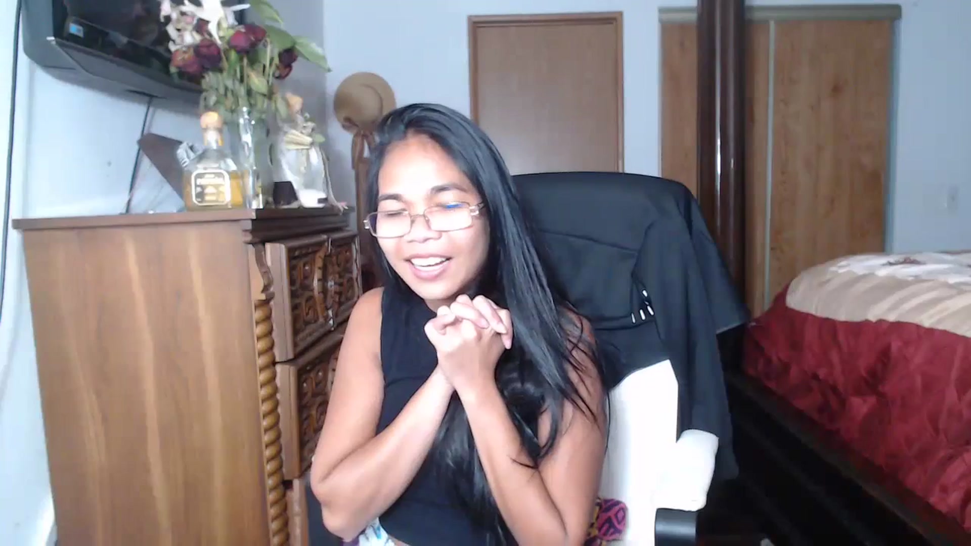 Gallery image thumbnail from Littlekai2023's myfreecams stream on, 06/19/2023, 07:52 image 16 of 20