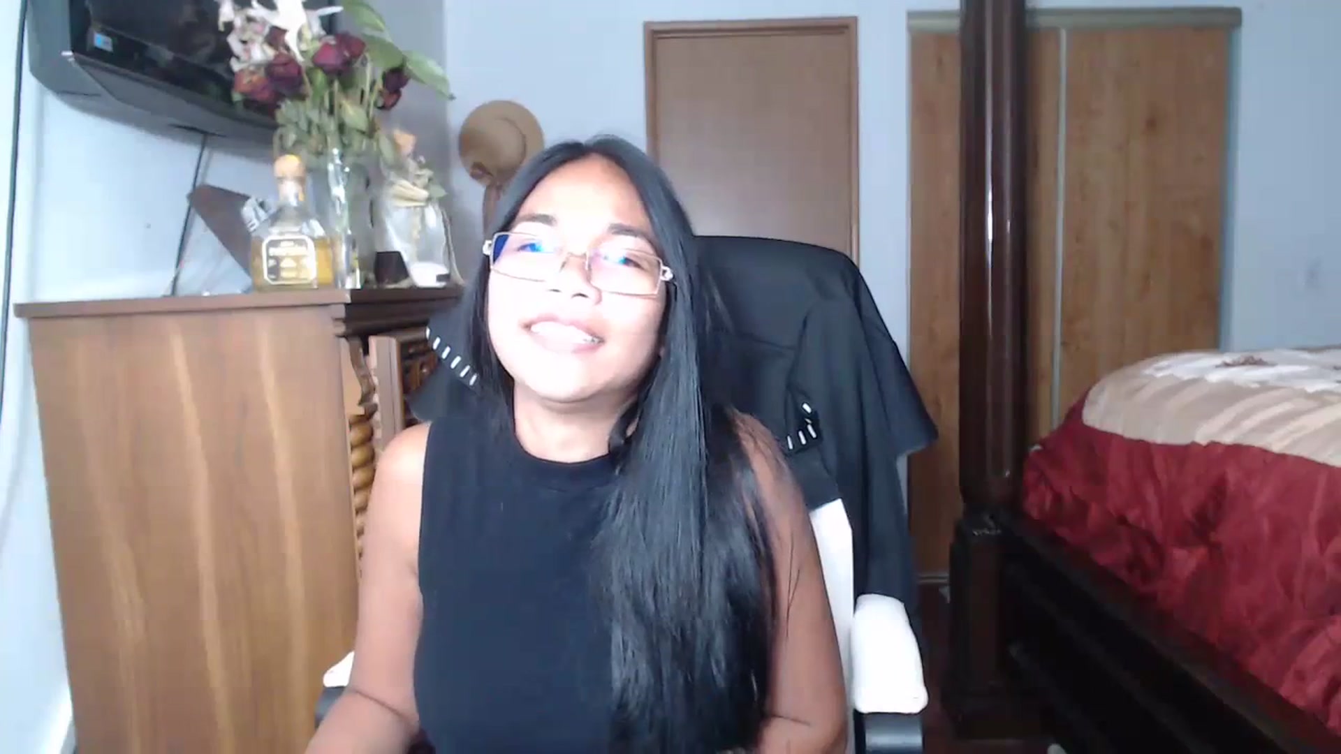 Gallery image thumbnail from Littlekai2023's myfreecams stream on, 06/19/2023, 07:52 image 4 of 20