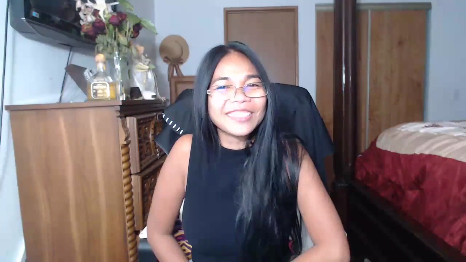 Gallery image thumbnail from Littlekai2023's myfreecams stream on, 06/19/2023, 07:52 image 10 of 20