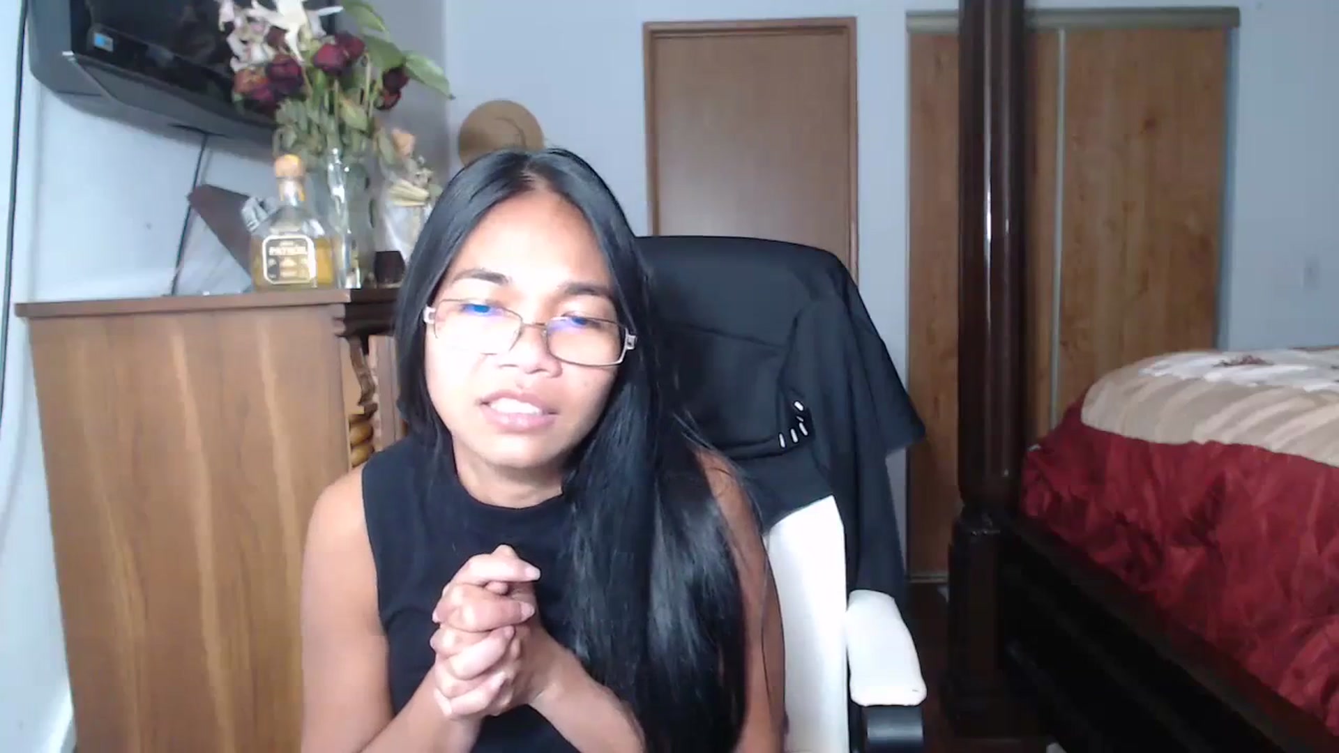 Gallery image thumbnail from Littlekai2023's myfreecams stream on, 06/19/2023, 07:52 image 3 of 20
