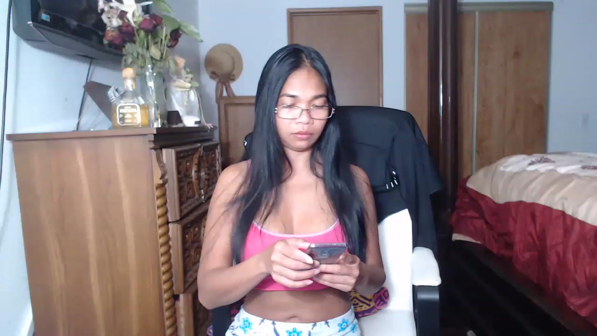 Gallery image thumbnail from Littlekai2023's myfreecams stream on, 06/19/2023, 19:33 image 2 of 20