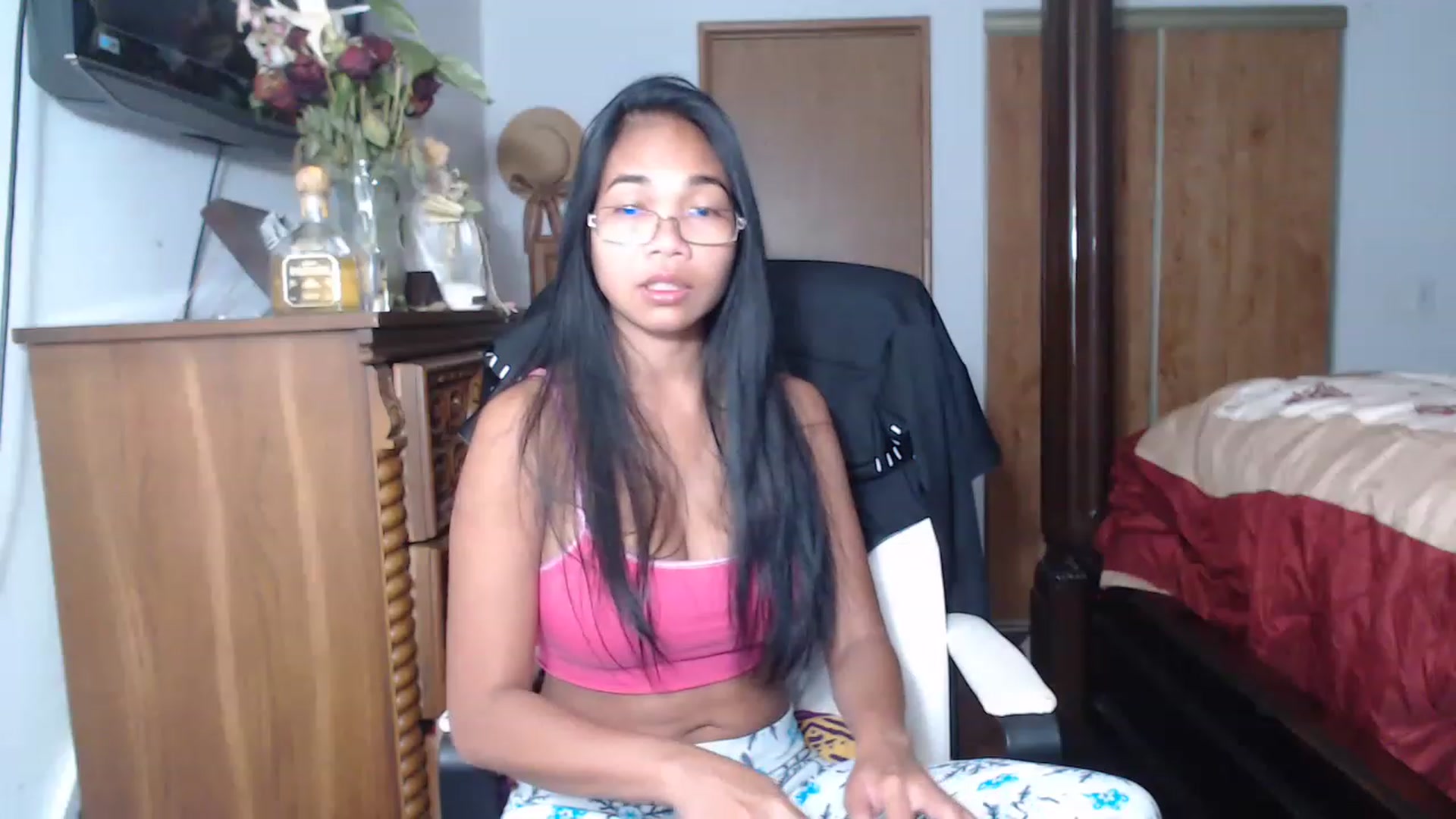 Gallery image thumbnail from Littlekai2023's myfreecams stream on, 06/19/2023, 19:33 image 20 of 20
