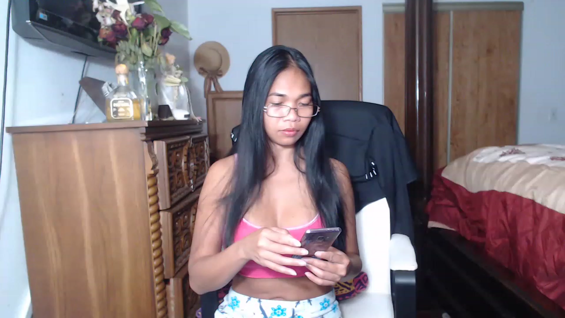 Gallery image thumbnail from Littlekai2023's myfreecams stream on, 06/19/2023, 19:33 image 5 of 20