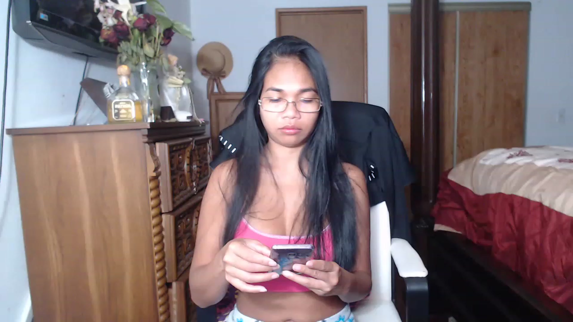 Gallery image thumbnail from Littlekai2023's myfreecams stream on, 06/19/2023, 19:33 image 9 of 20