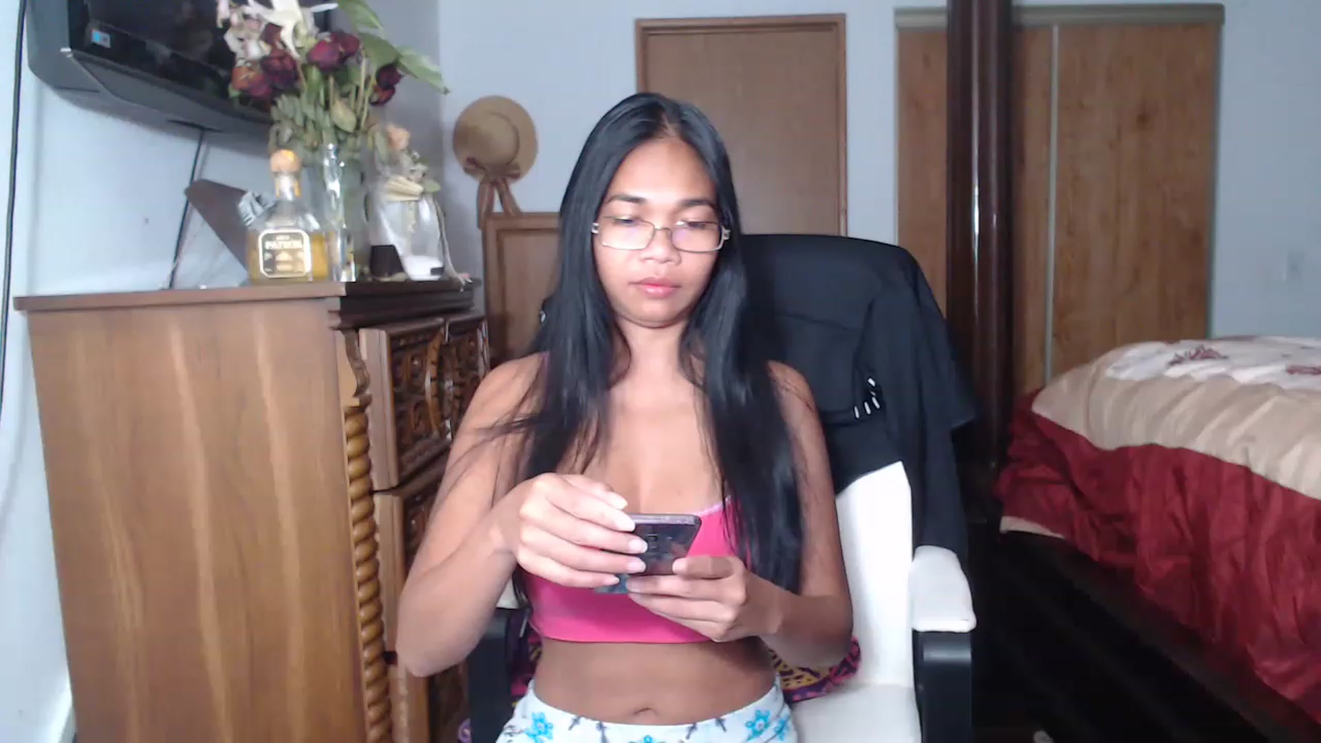 Gallery image thumbnail from Littlekai2023's myfreecams stream on, 06/19/2023, 19:33 image 1 of 20
