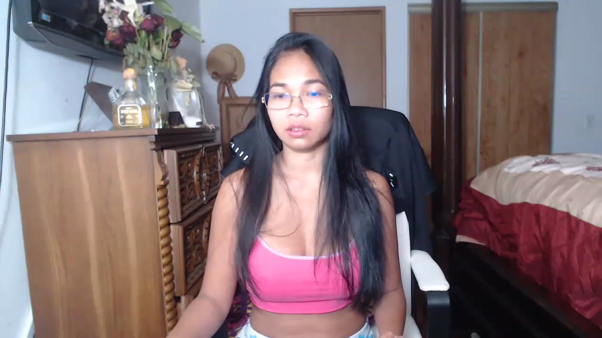 Gallery image thumbnail from Littlekai2023's myfreecams stream on, 06/19/2023, 19:33 image 8 of 20