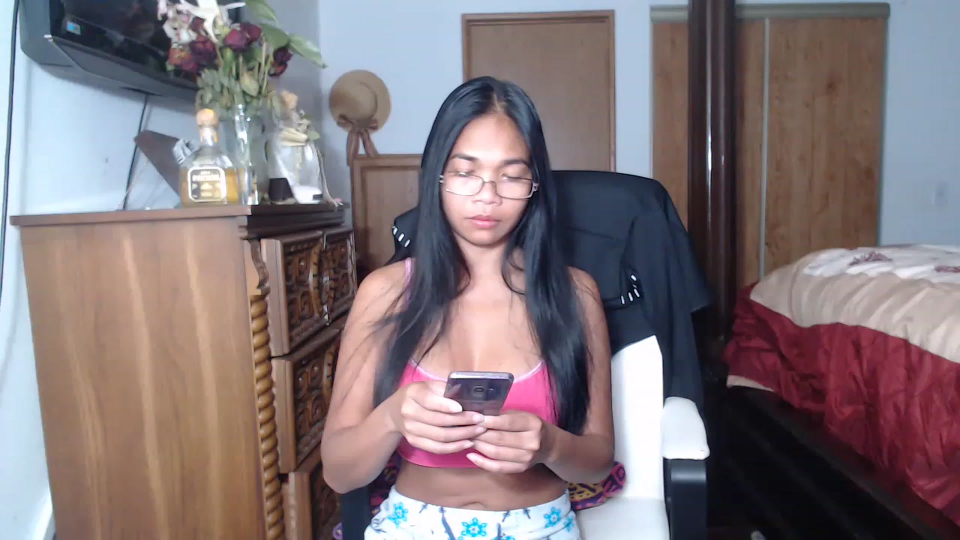 Gallery image thumbnail from Littlekai2023's myfreecams stream on, 06/19/2023, 19:33 image 4 of 20