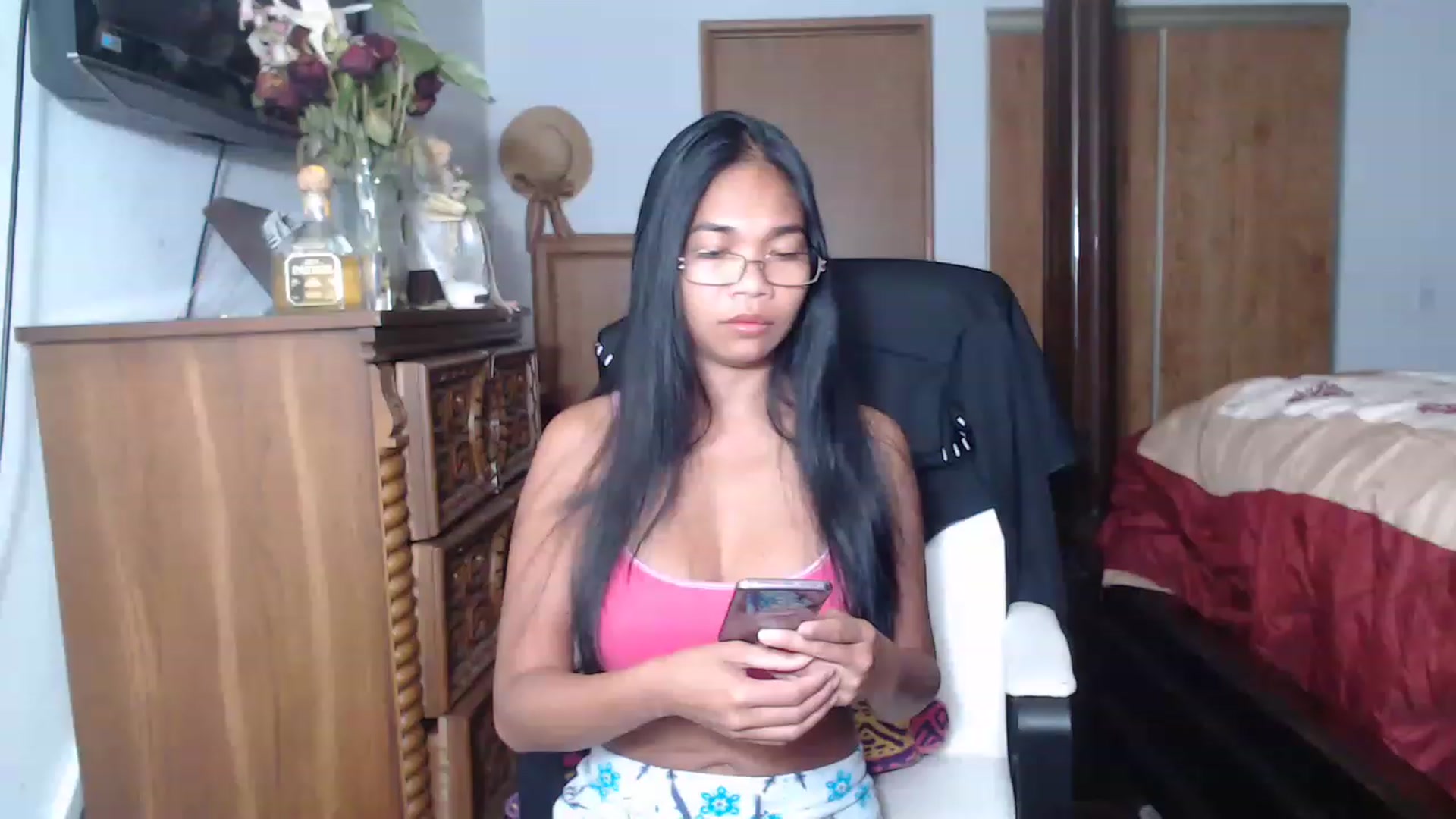 Gallery image thumbnail from Littlekai2023's myfreecams stream on, 06/19/2023, 19:33 image 3 of 20