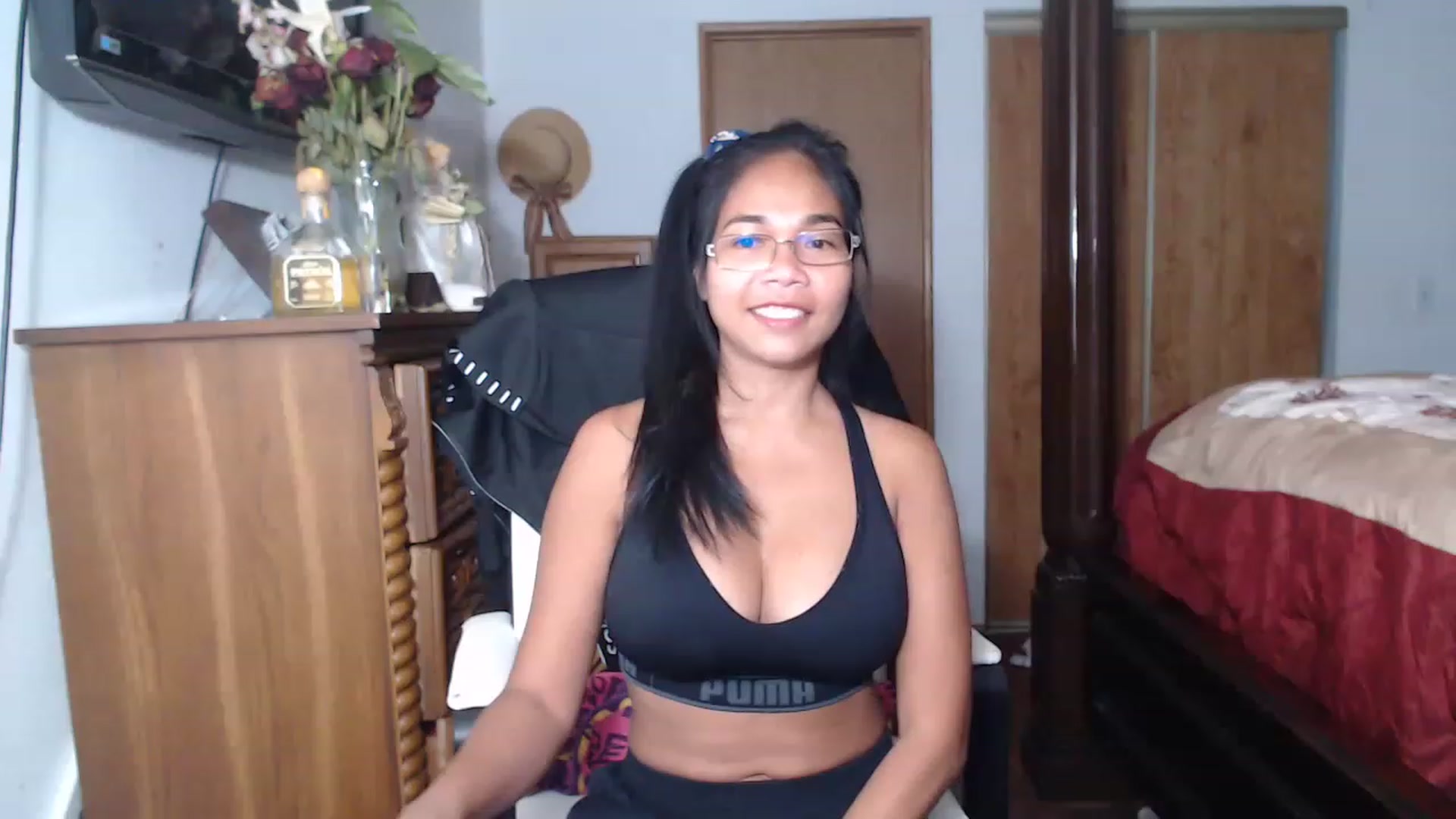 Gallery image thumbnail from Littlekai2023's myfreecams stream on, 06/20/2023, 24:02 image 14 of 20