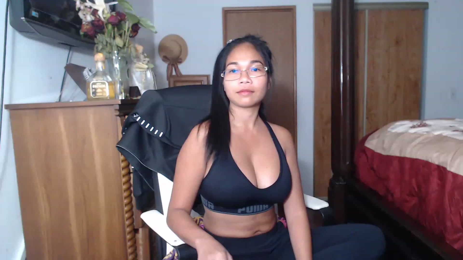 Gallery image thumbnail from Littlekai2023's myfreecams stream on, 06/20/2023, 24:02 image 7 of 20