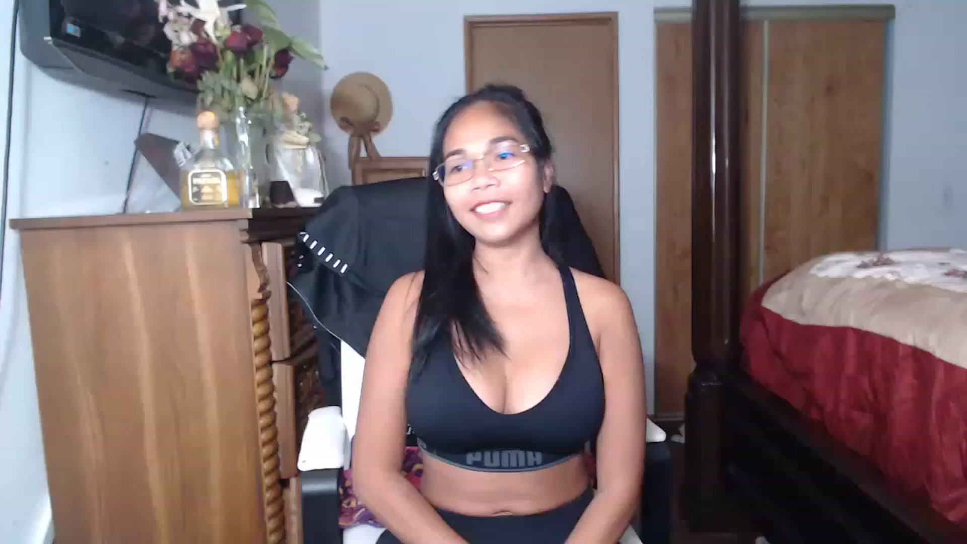 Gallery image thumbnail from Littlekai2023's myfreecams stream on, 06/20/2023, 24:02 image 19 of 20
