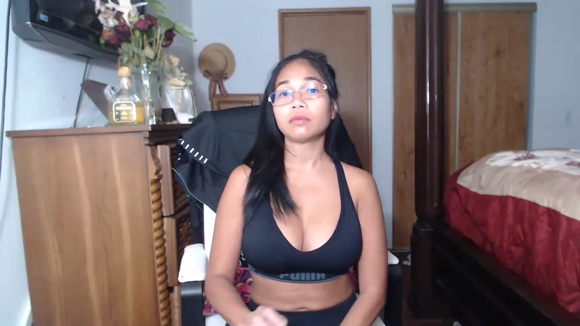 Gallery image thumbnail from Littlekai2023's myfreecams stream on, 06/20/2023, 24:02 image 16 of 20