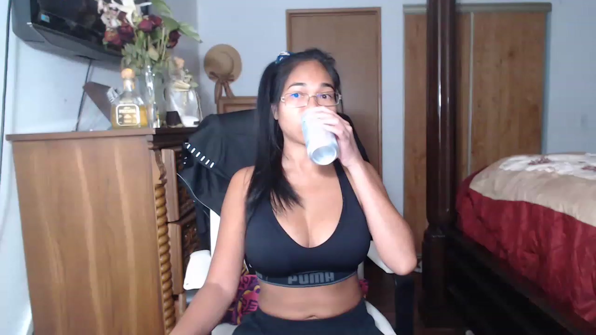 Gallery image thumbnail from Littlekai2023's myfreecams stream on, 06/20/2023, 24:02 image 17 of 20