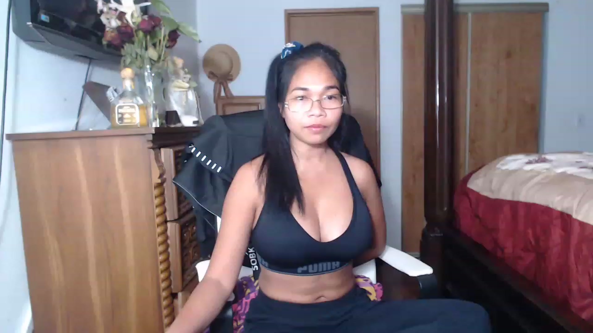 Gallery image thumbnail from Littlekai2023's myfreecams stream on, 06/20/2023, 24:02 image 8 of 20