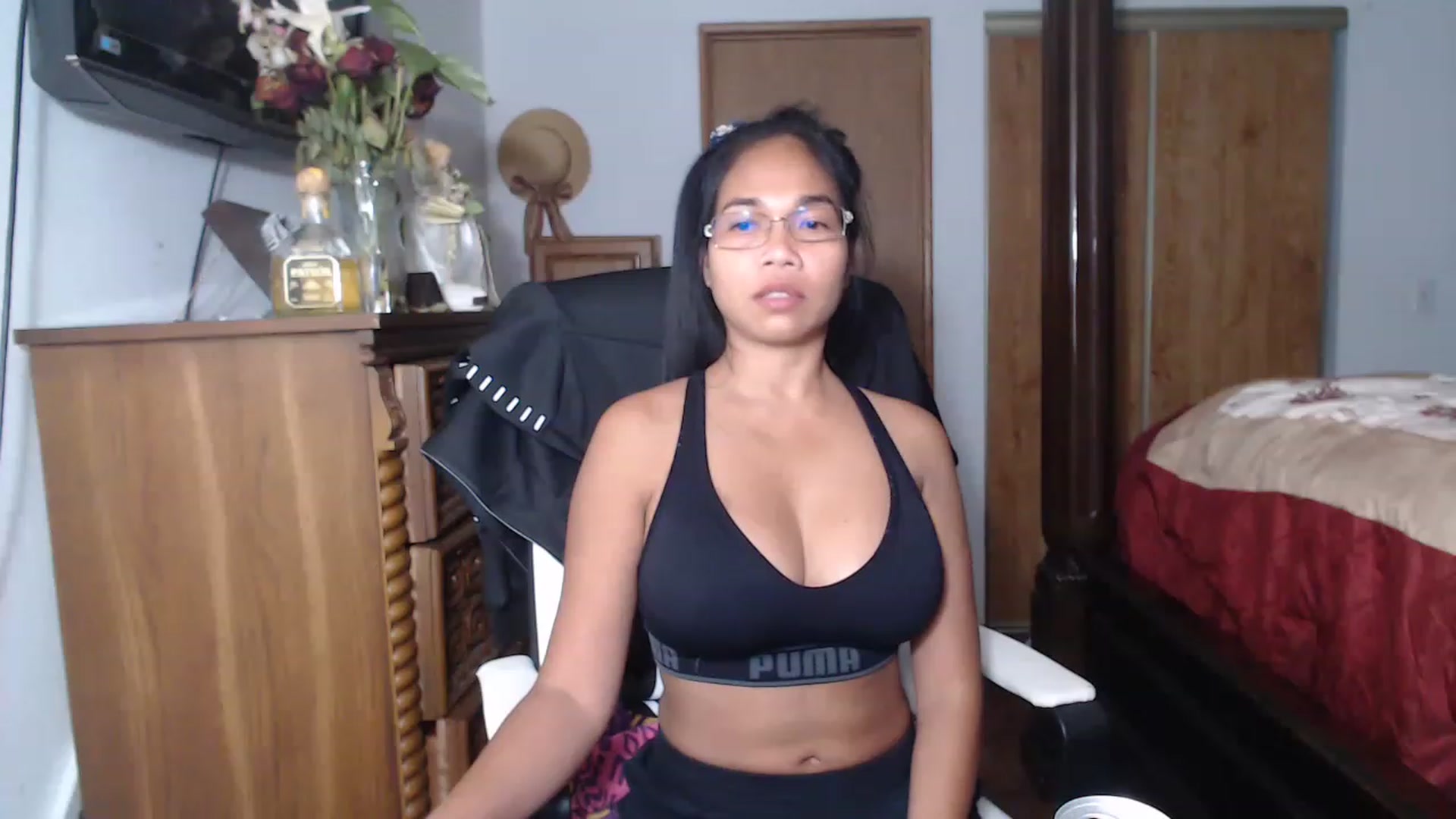 Gallery image thumbnail from Littlekai2023's myfreecams stream on, 06/20/2023, 24:53 image 18 of 20
