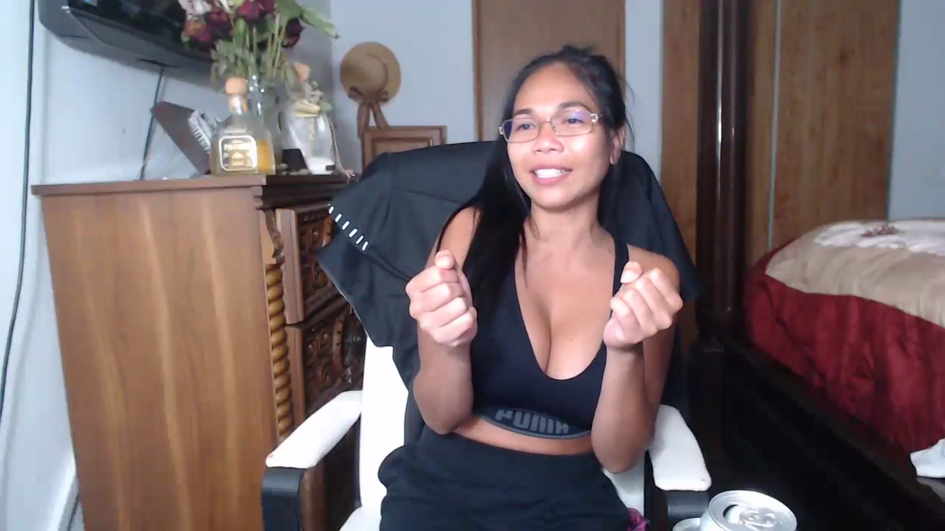 Gallery image thumbnail from Littlekai2023's myfreecams stream on, 06/20/2023, 04:50 image 10 of 20