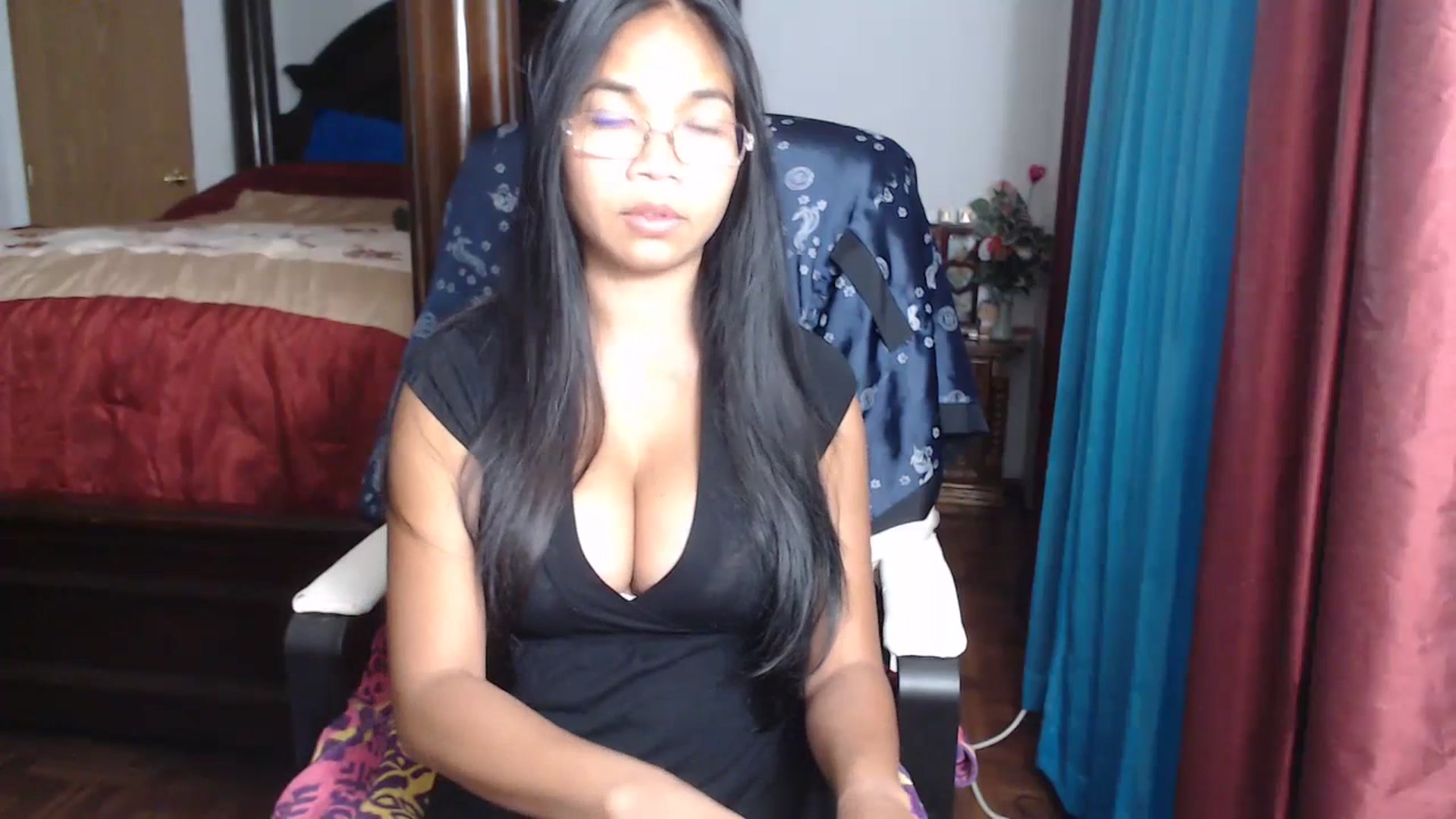 Gallery image thumbnail from Littlekai2023's myfreecams stream on, 06/21/2023, 01:15 image 4 of 20