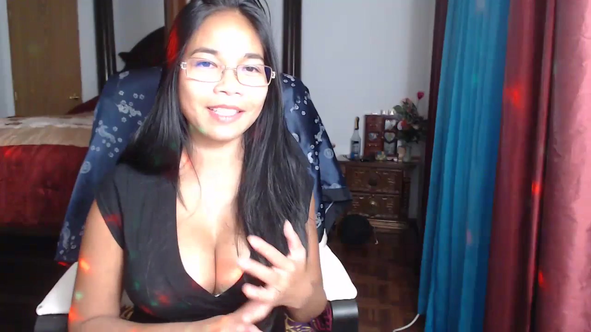Gallery image thumbnail from Littlekai2023's myfreecams stream on, 06/21/2023, 01:15 image 18 of 20