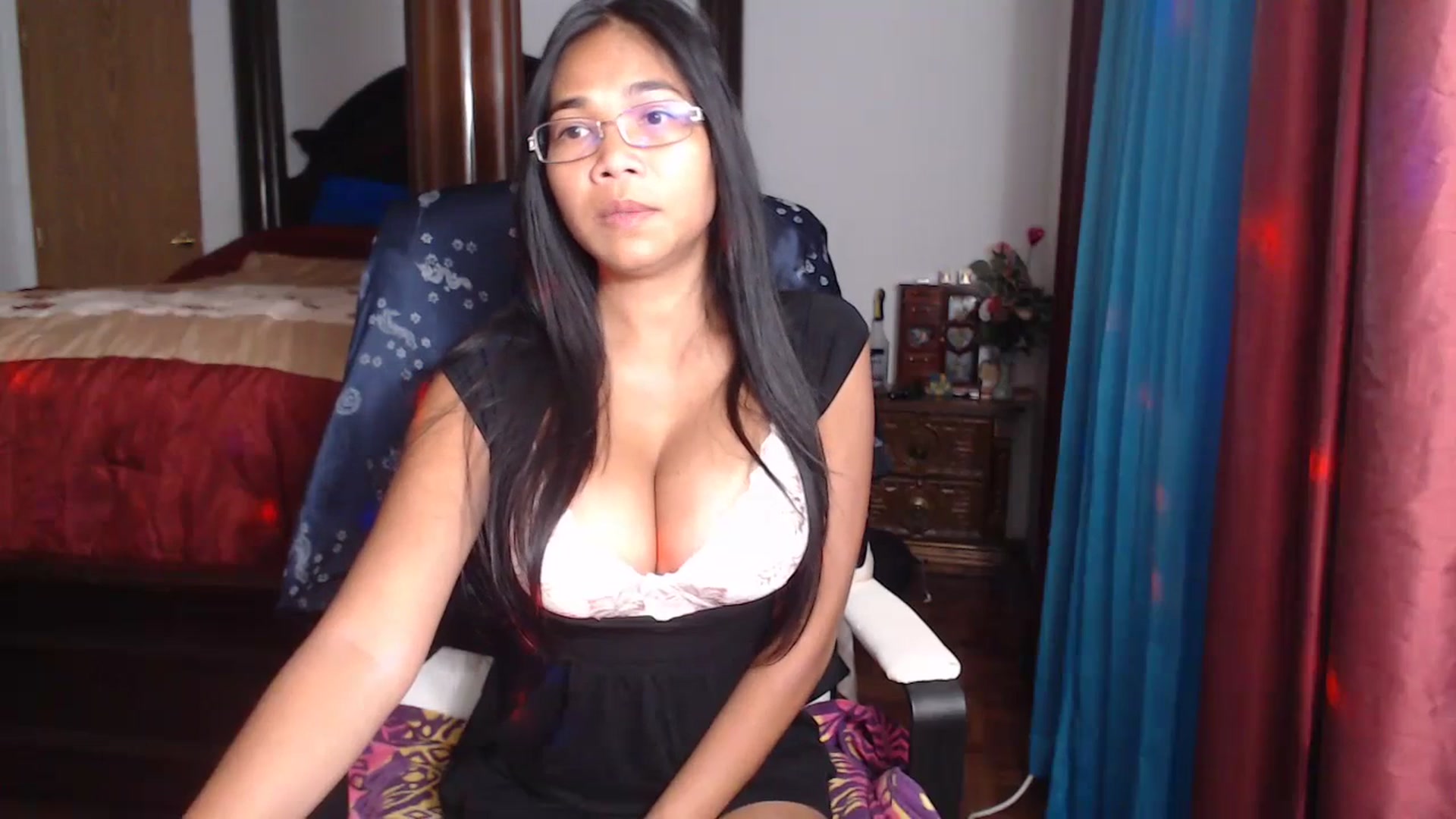 Gallery image thumbnail from Littlekai2023's myfreecams stream on, 06/21/2023, 01:15 image 12 of 20