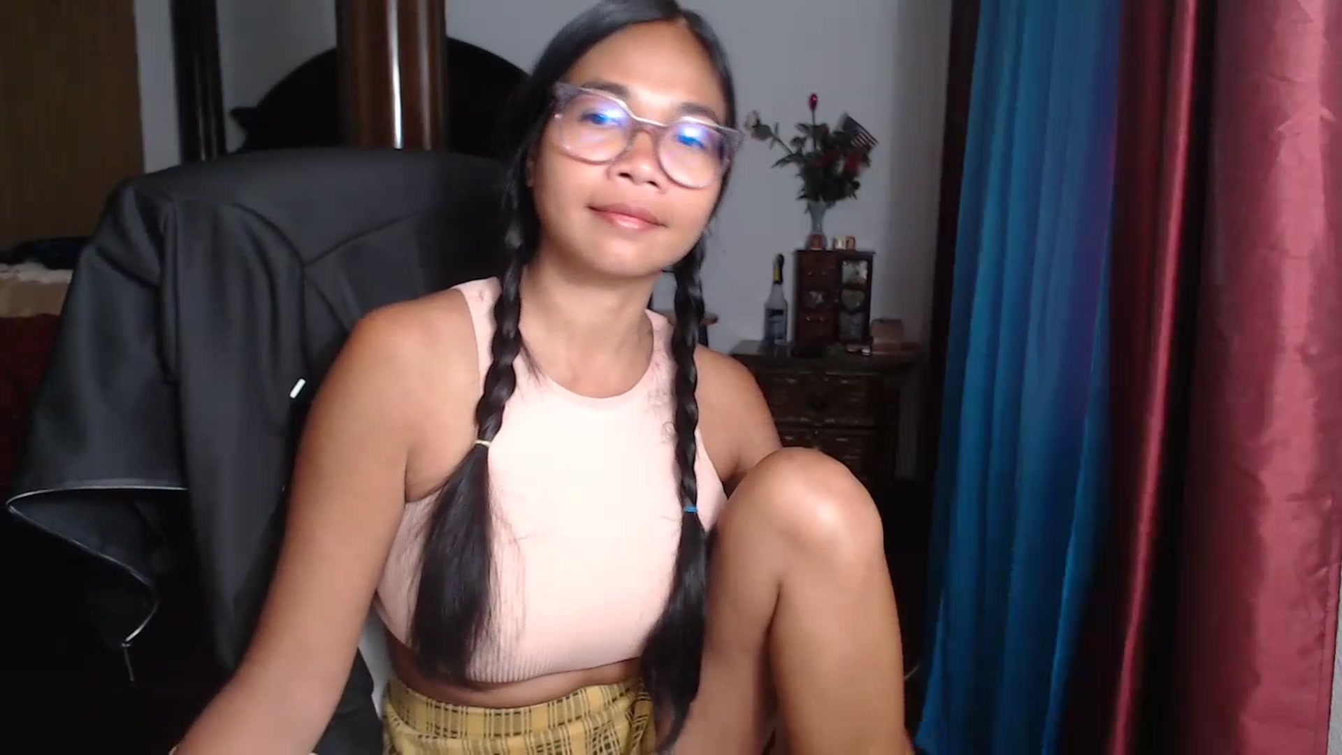 Gallery image thumbnail from Littlekai2023's myfreecams stream on, 06/26/2023, 20:10 image 16 of 20