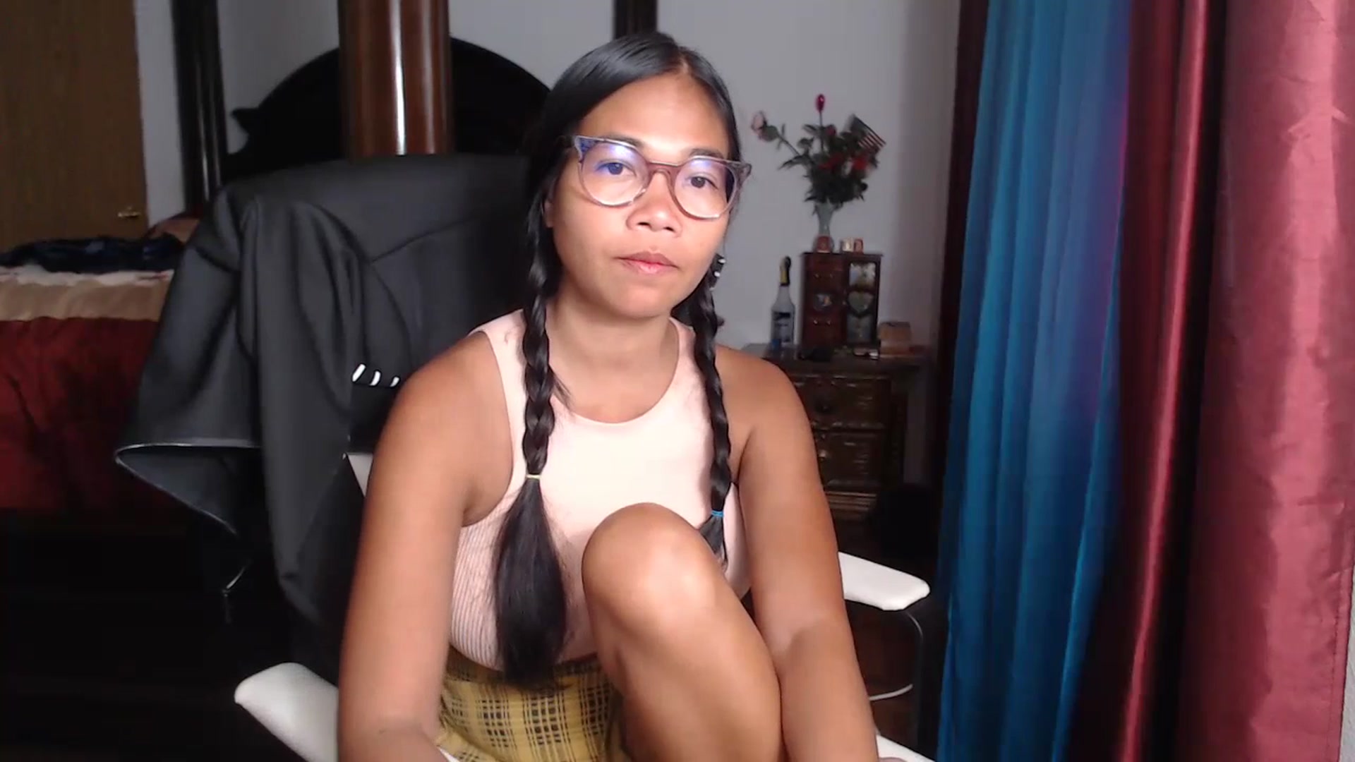 Gallery image thumbnail from Littlekai2023's myfreecams stream on, 06/26/2023, 20:10 image 10 of 20