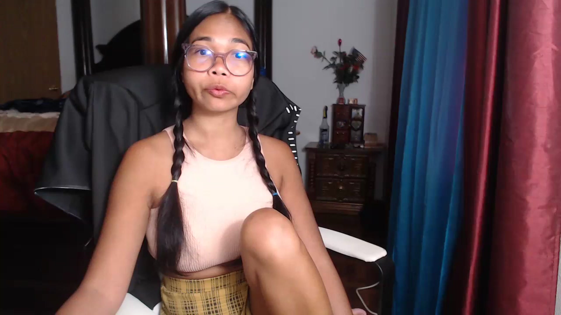Gallery image thumbnail from Littlekai2023's myfreecams stream on, 06/26/2023, 20:10 image 17 of 20
