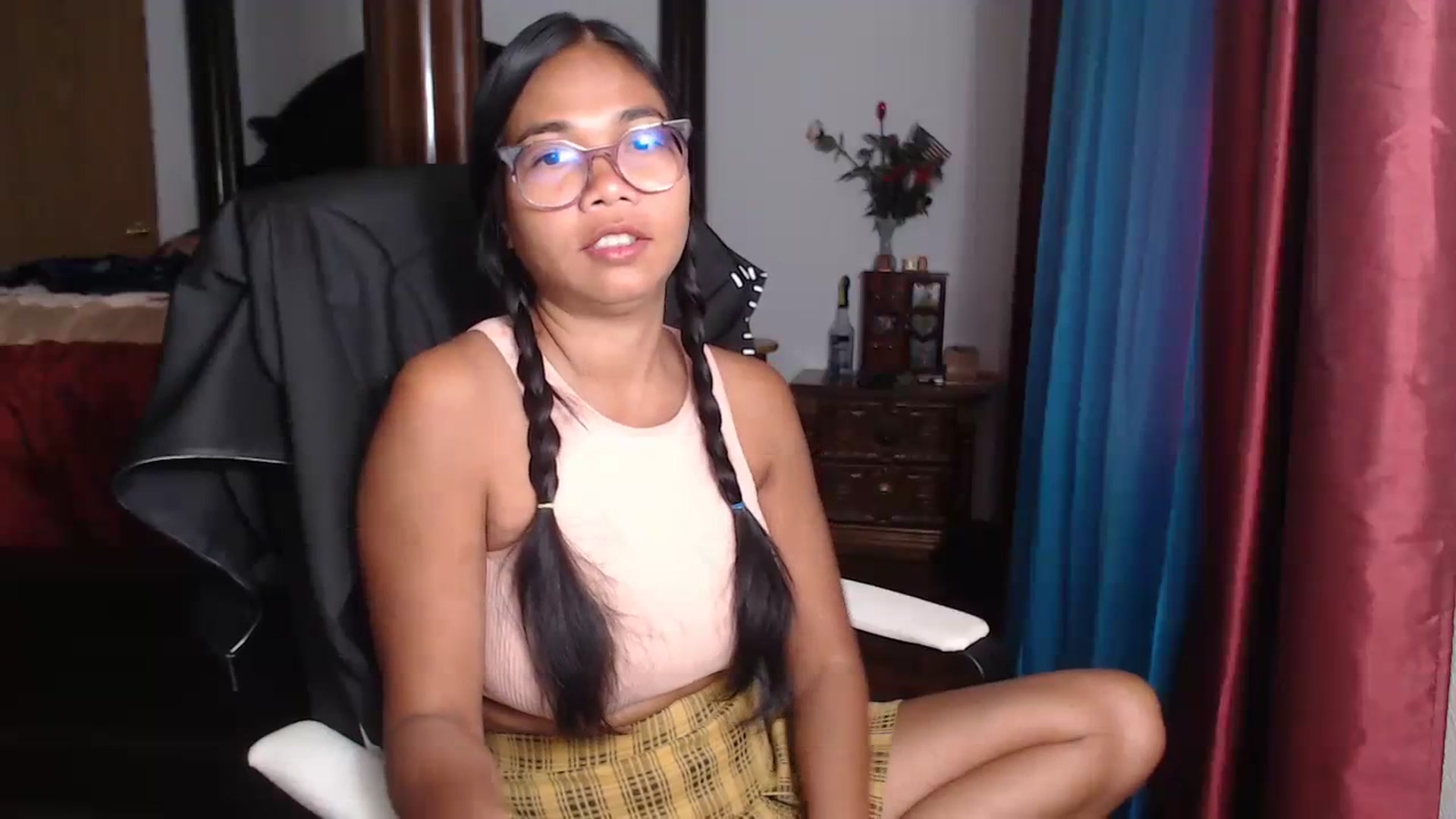 Gallery image thumbnail from Littlekai2023's myfreecams stream on, 06/26/2023, 20:10 image 8 of 20