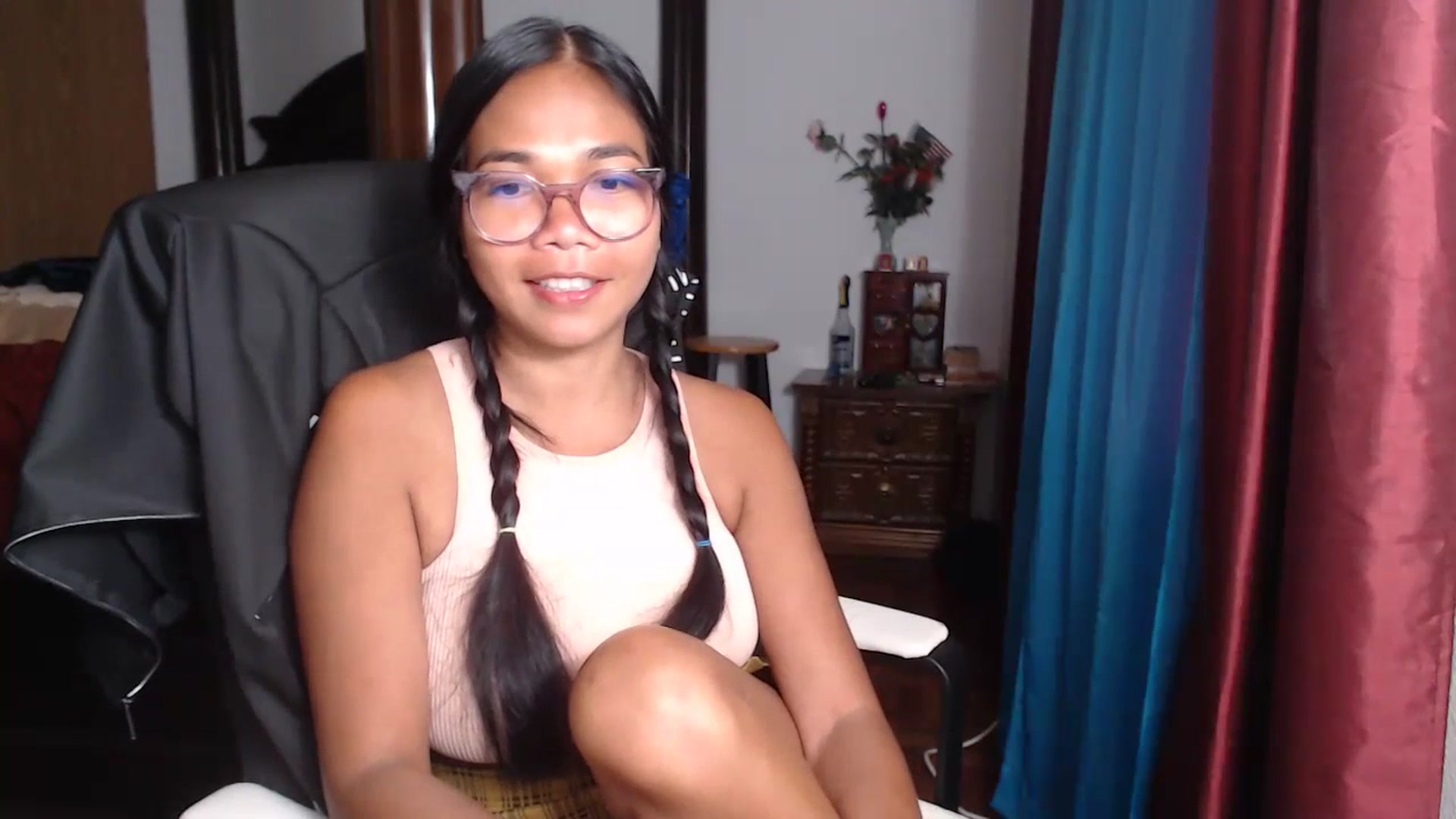 Gallery image thumbnail from Littlekai2023's myfreecams stream on, 06/26/2023, 20:51 image 4 of 20