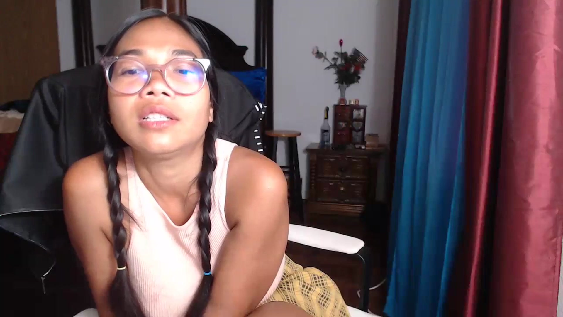 Gallery image thumbnail from Littlekai2023's myfreecams stream on, 06/26/2023, 20:51 image 5 of 20