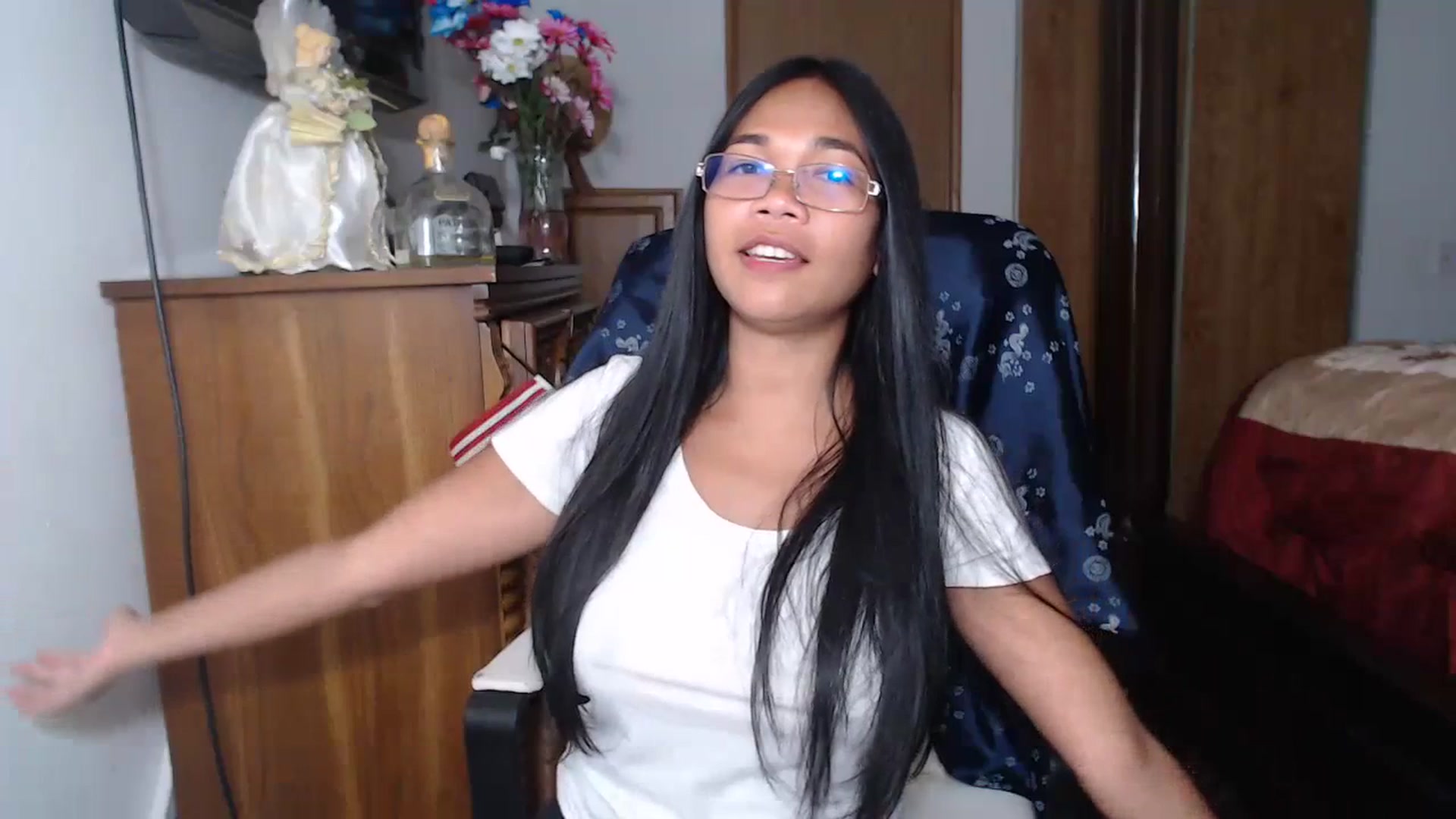 Gallery image thumbnail from Littlekai2023's myfreecams stream on, 07/02/2023, 01:26 image 15 of 20