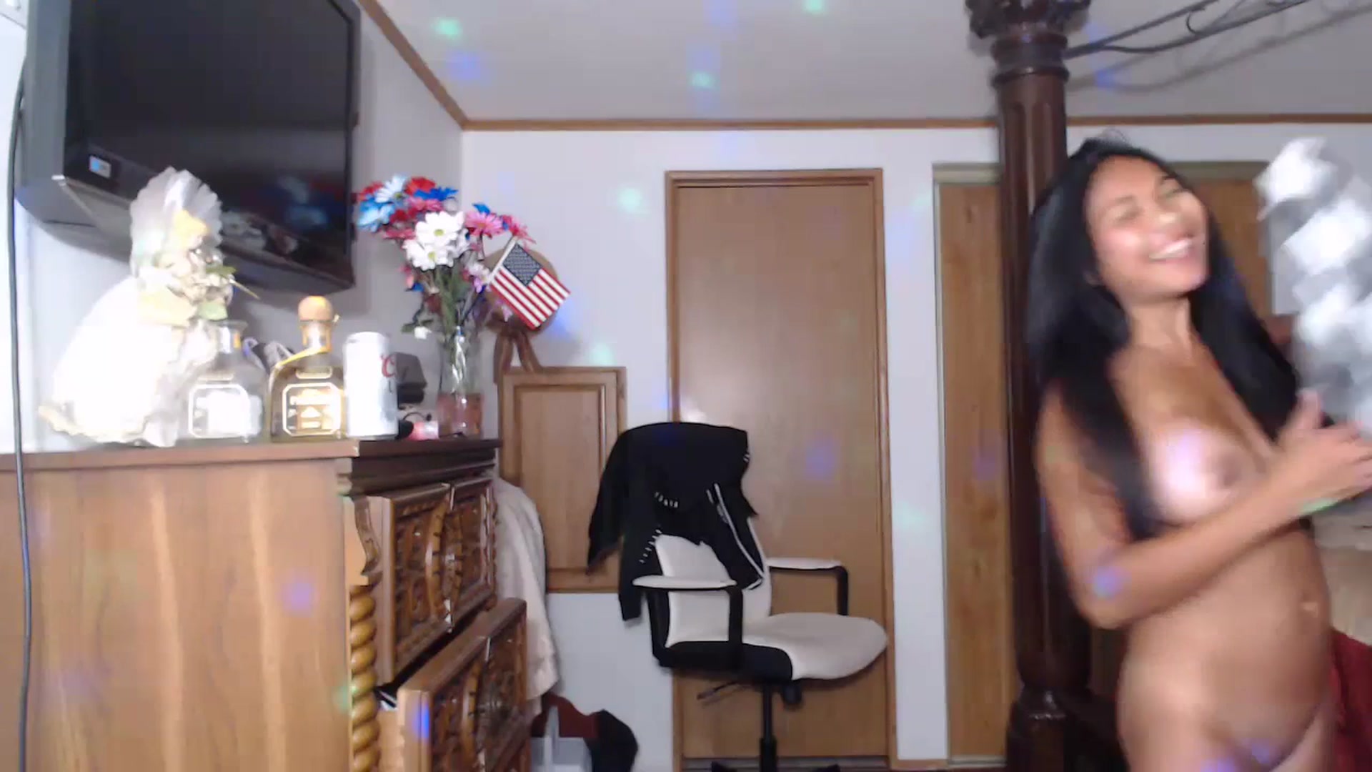 Gallery image thumbnail from Littlekai2023's myfreecams stream on, 07/03/2023, 04:26 image 17 of 20