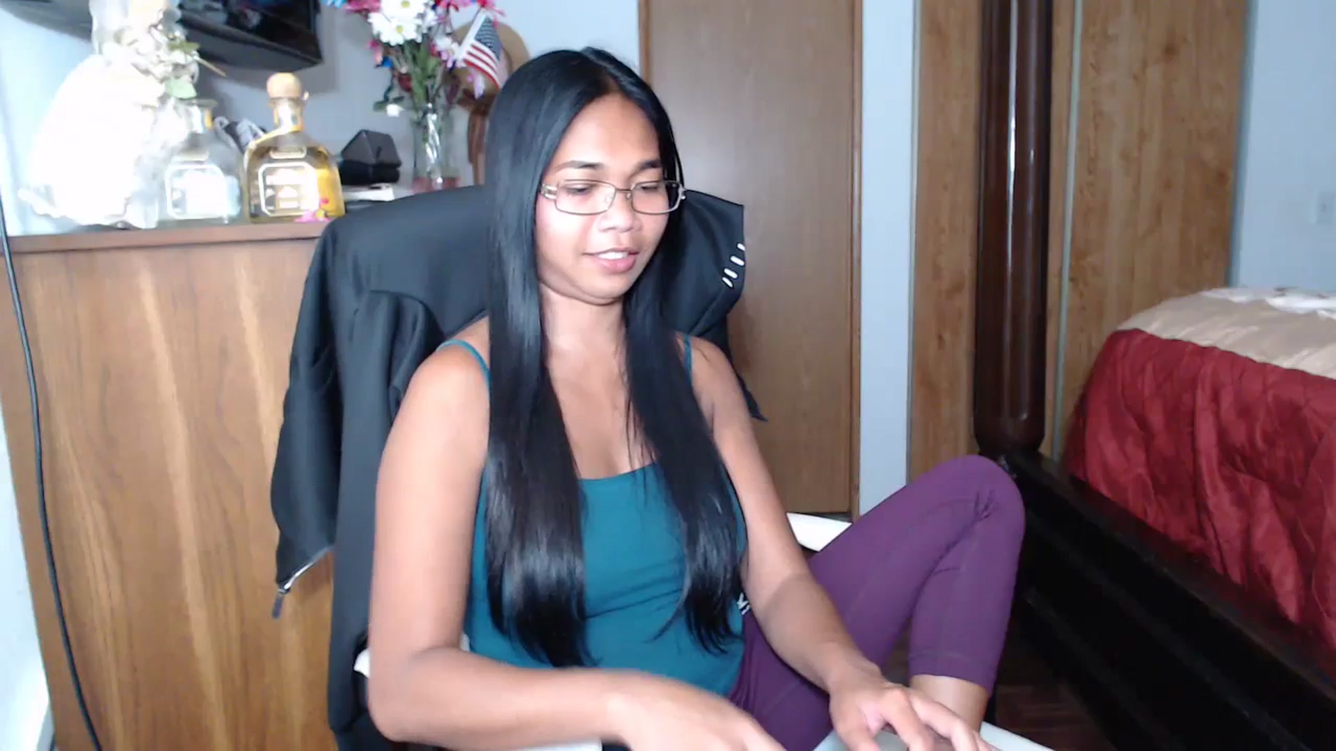 Gallery image thumbnail from Littlekai2023's myfreecams stream on, 07/04/2023, 24:01 image 16 of 20