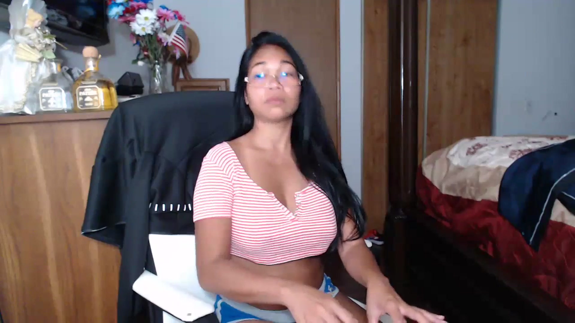Gallery image thumbnail from Littlekai2023's myfreecams stream on, 07/06/2023, 03:00 image 17 of 20