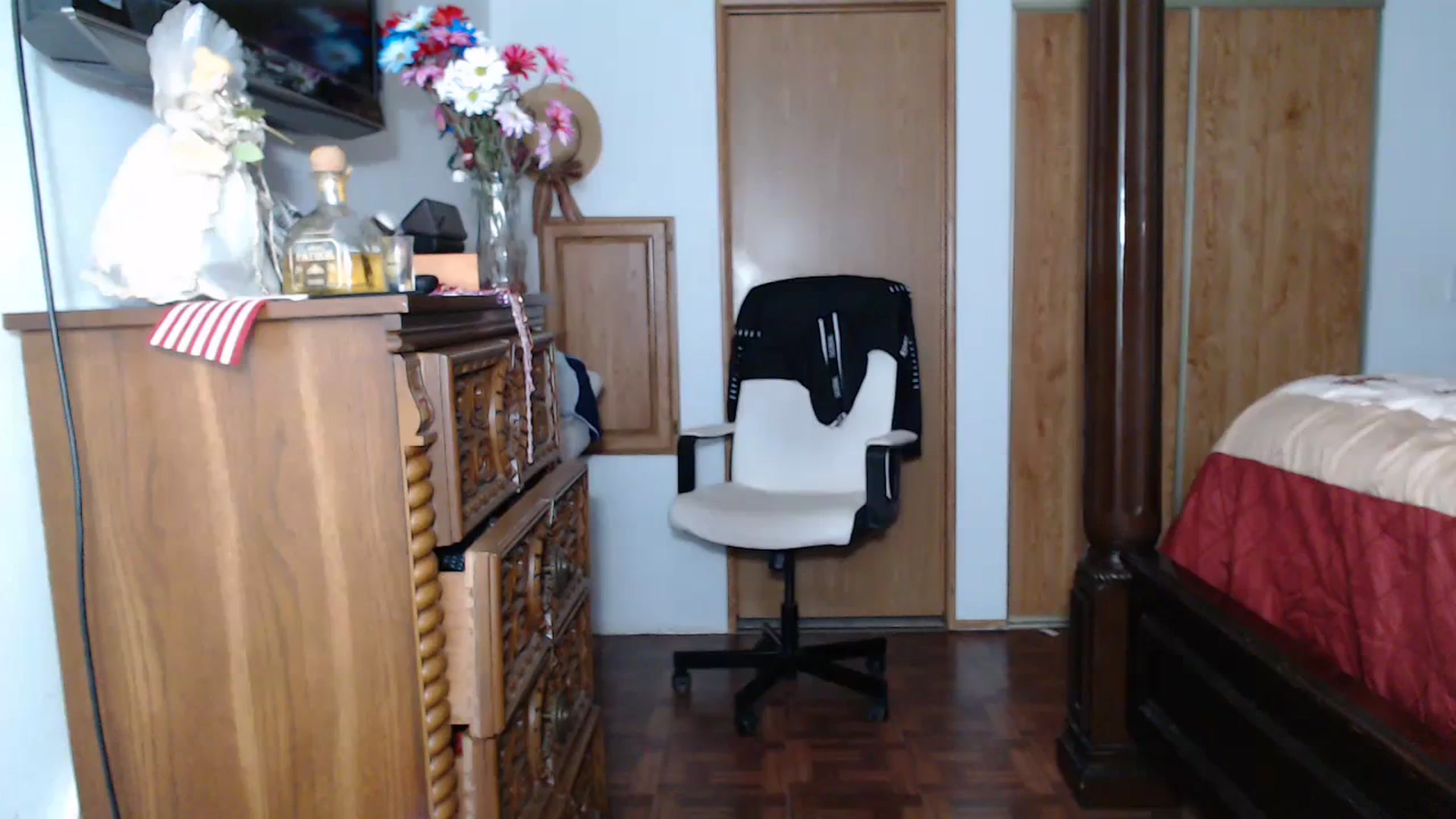 Gallery image thumbnail from Littlekai2023's myfreecams stream on, 07/10/2023, 01:57 image 10 of 20