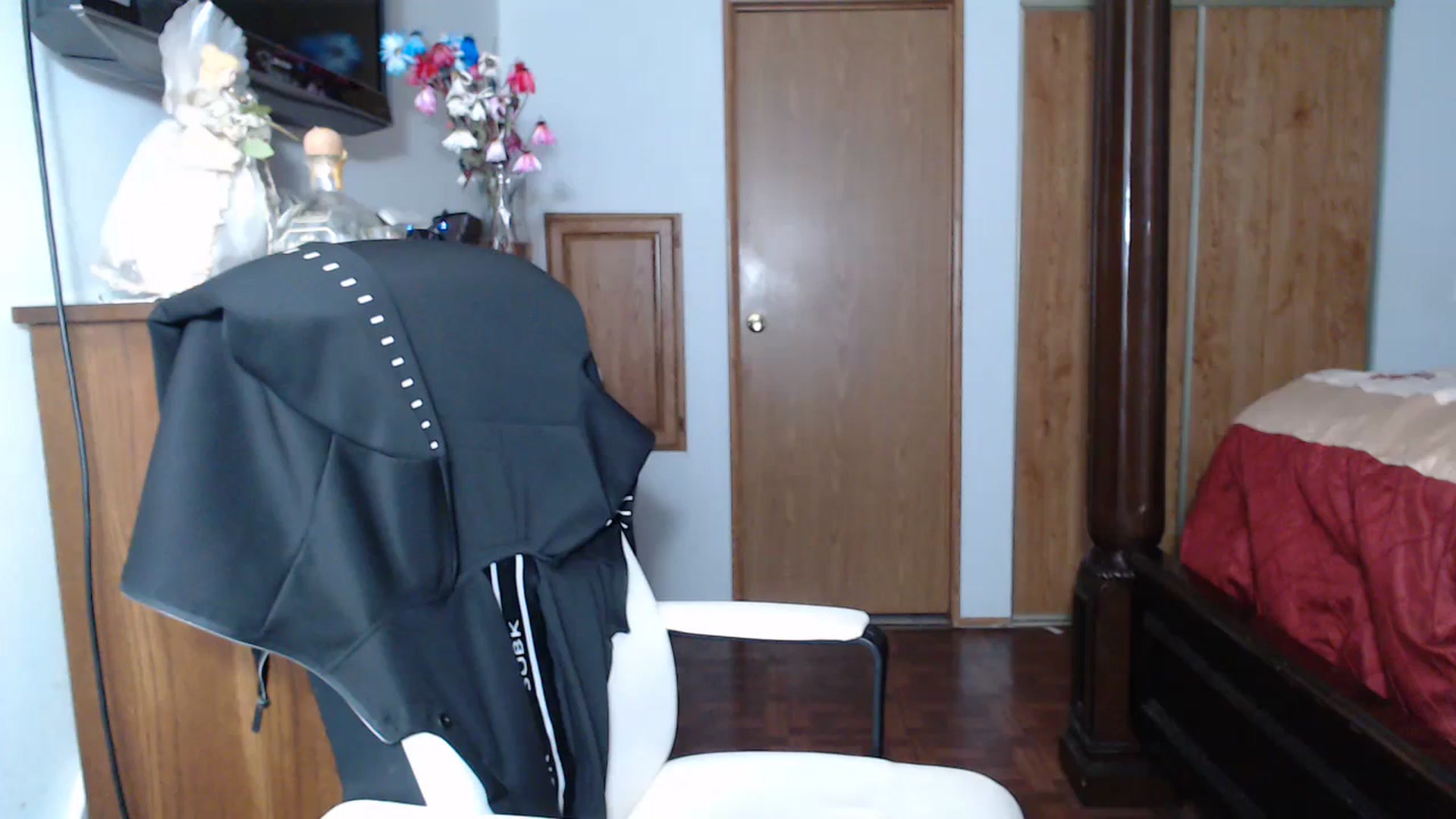 Gallery image thumbnail from Littlekai2023's myfreecams stream on, 07/16/2023, 22:36 image 12 of 20