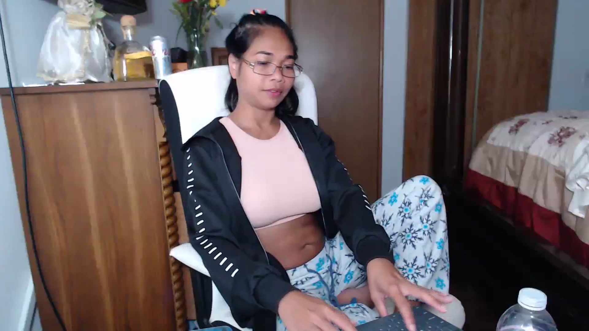 Gallery image thumbnail from Littlekai2023's myfreecams stream on, 07/23/2023, 16:08 image 4 of 20
