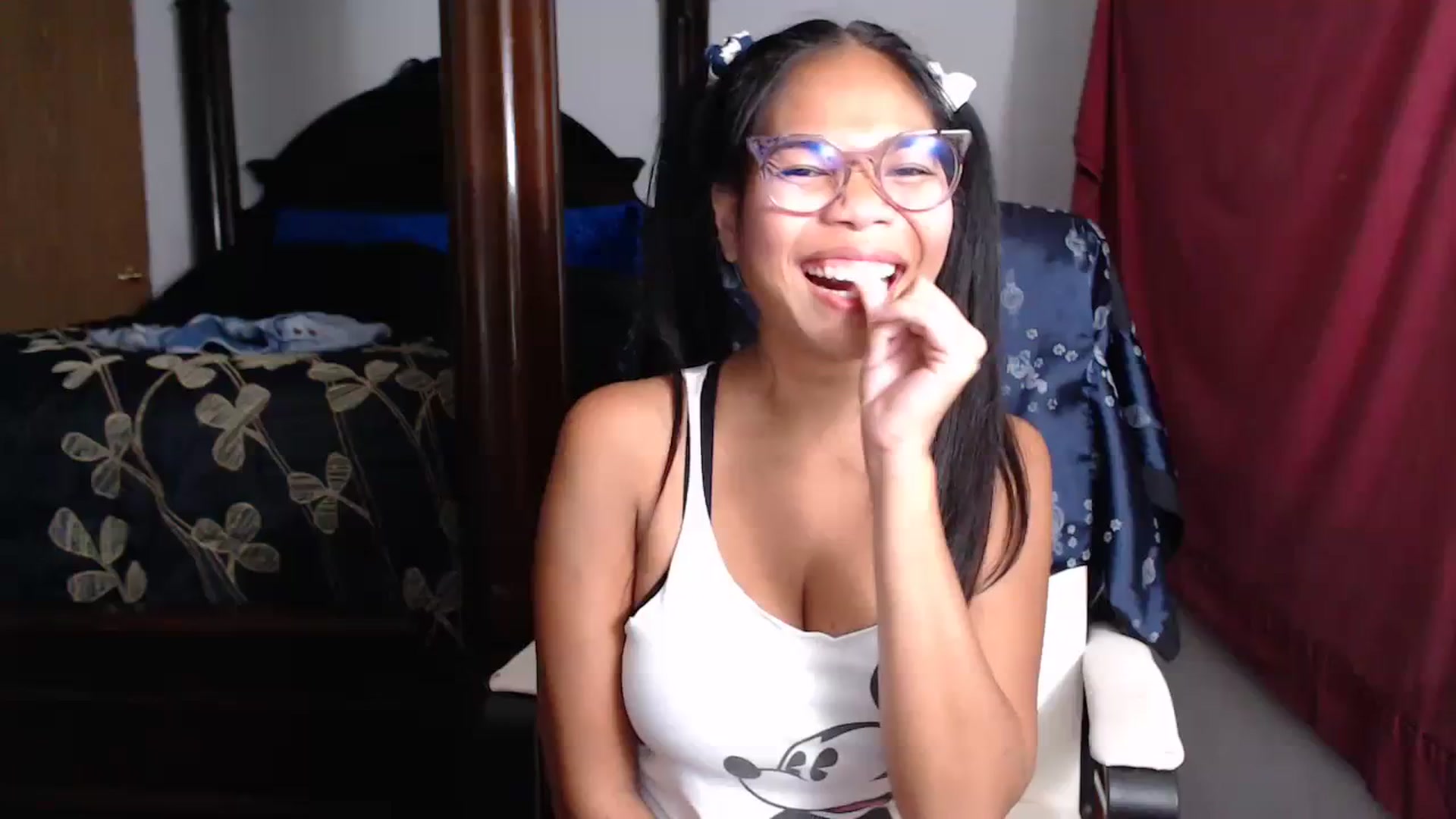 Gallery image thumbnail from Littlekai2023's myfreecams stream on, 08/14/2023, 24:04 image 17 of 20