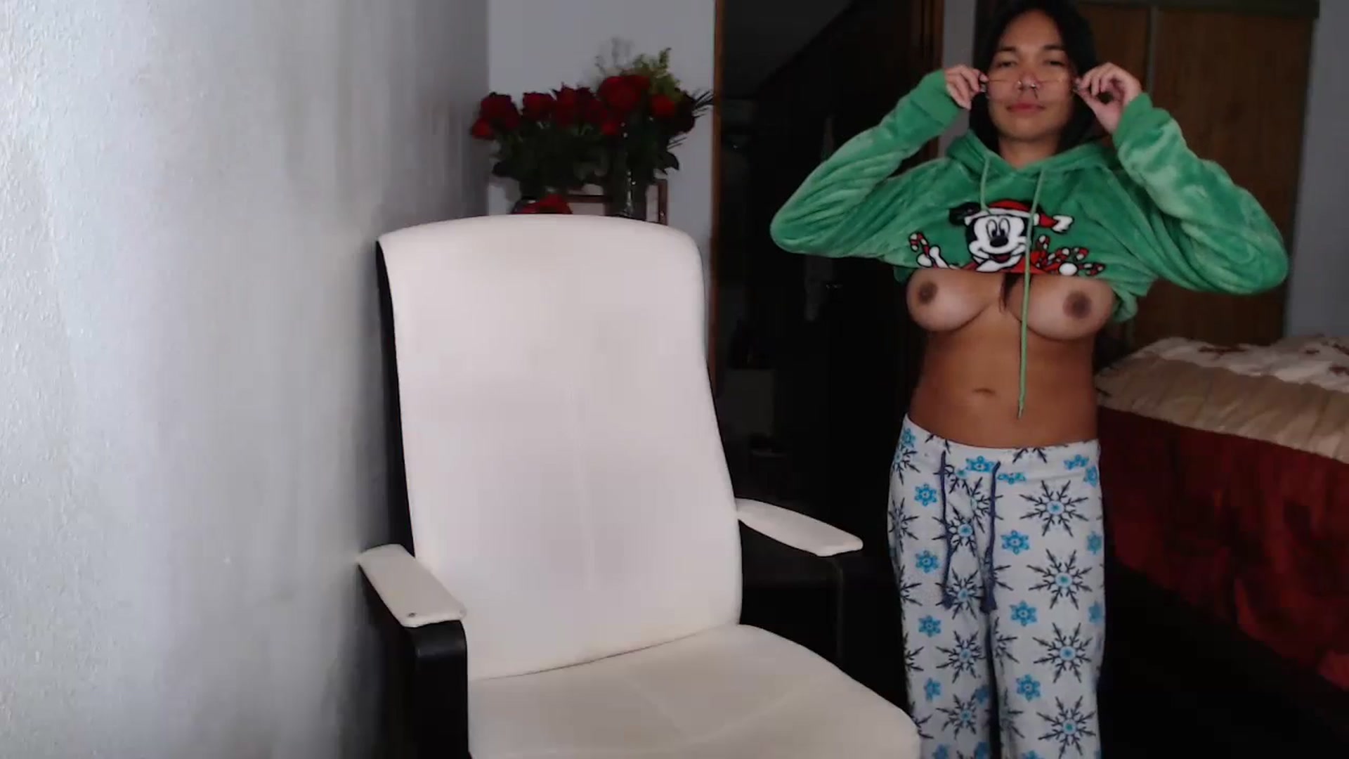 Gallery image thumbnail from Littlekai2023's myfreecams stream on, 09/05/2023, 01:18 image 14 of 20
