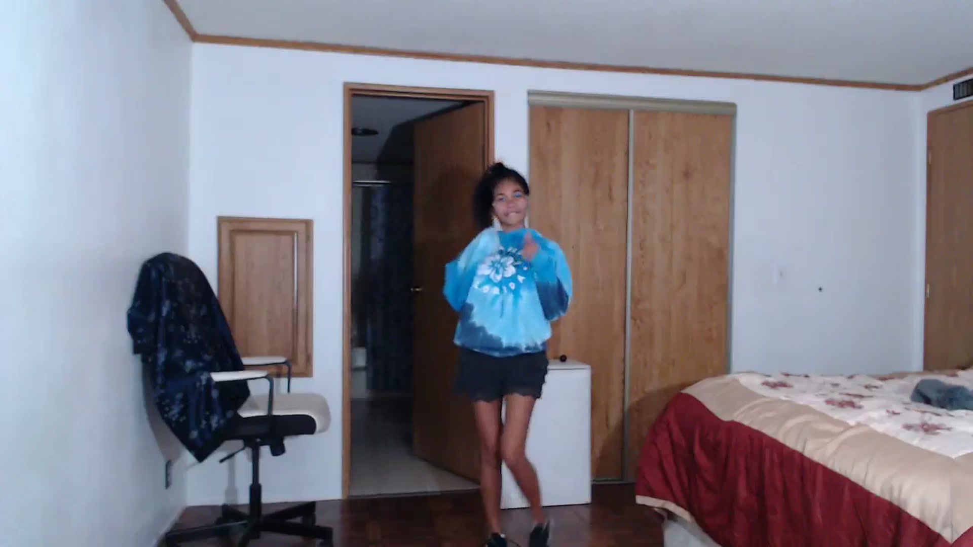 Gallery image thumbnail from Littlekai2023's myfreecams stream on, 09/25/2023, 02:18 image 13 of 20