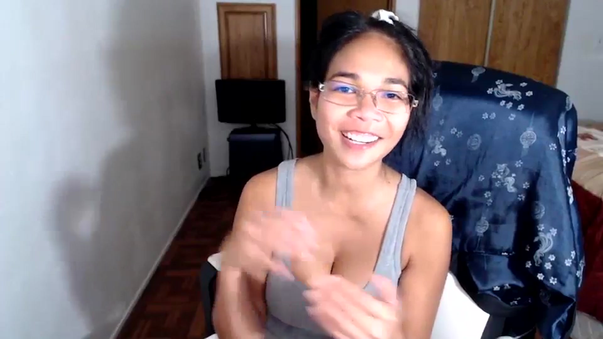 Gallery image thumbnail from Littlekai2023's myfreecams stream on, 10/01/2023, 03:39 image 18 of 20