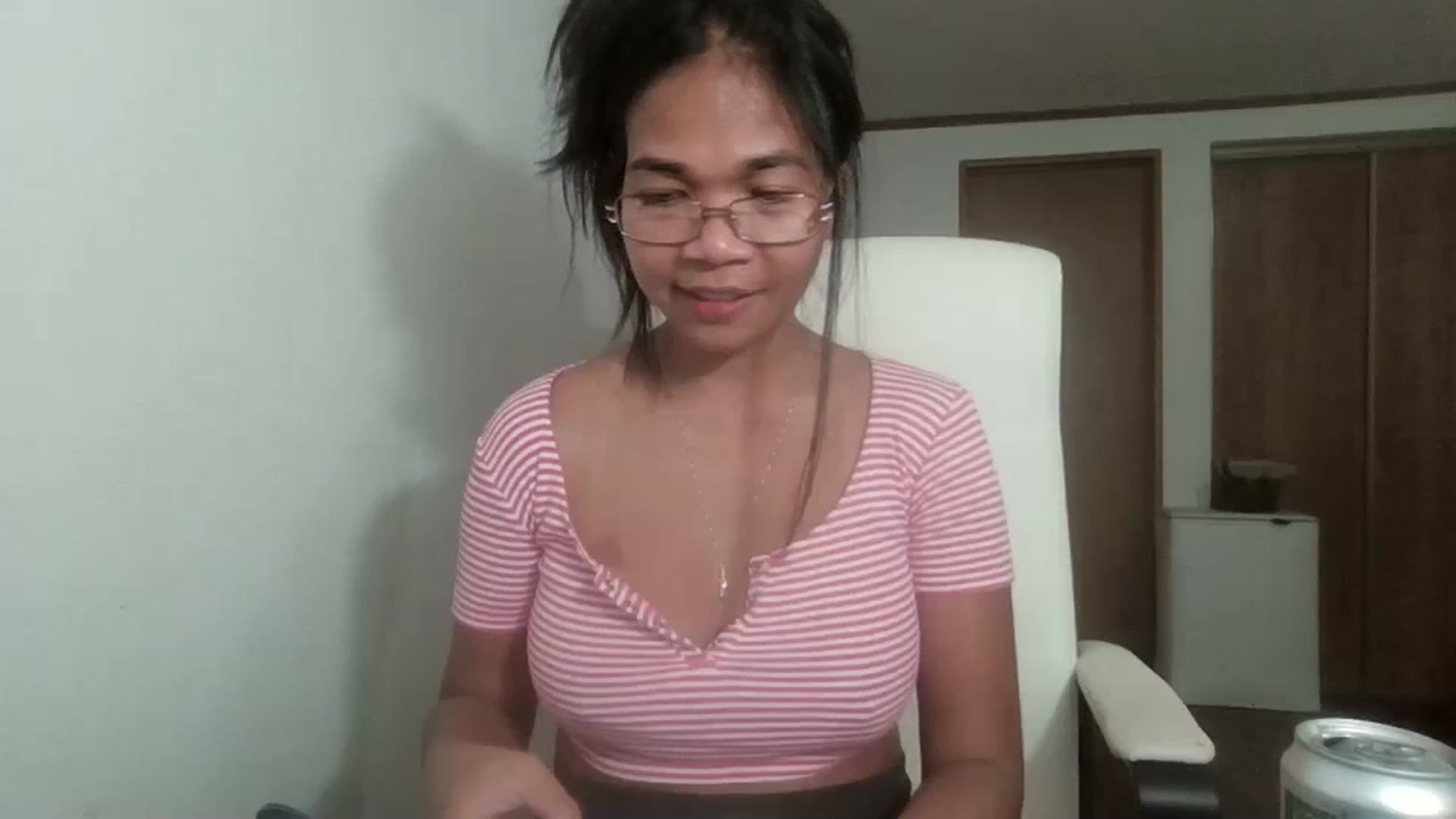 Gallery image thumbnail from Littlekai2023's myfreecams stream on, 10/18/2023, 04:01 image 8 of 20