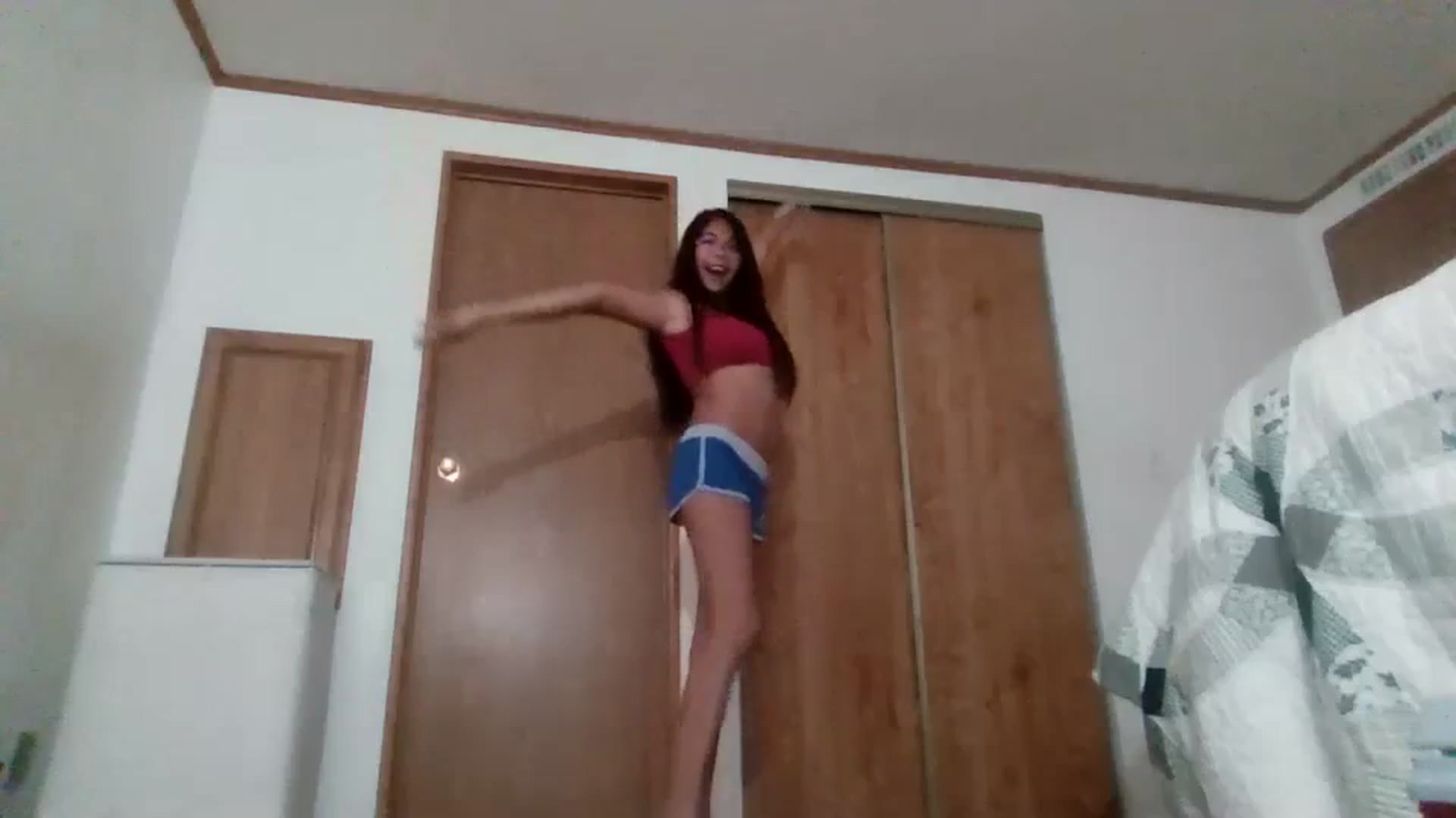 Gallery image thumbnail from Littlekai2023's myfreecams stream on, 11/06/2023, 04:01 image 5 of 20